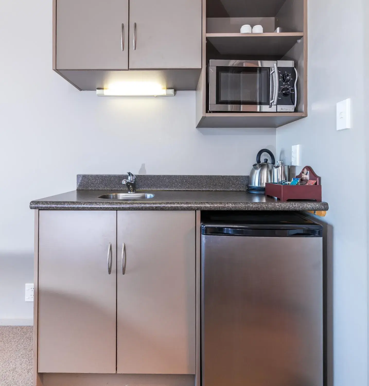 Kitchen or kitchenette, Kitchen/Kitchenette in Twin Peaks Lakeside Inn