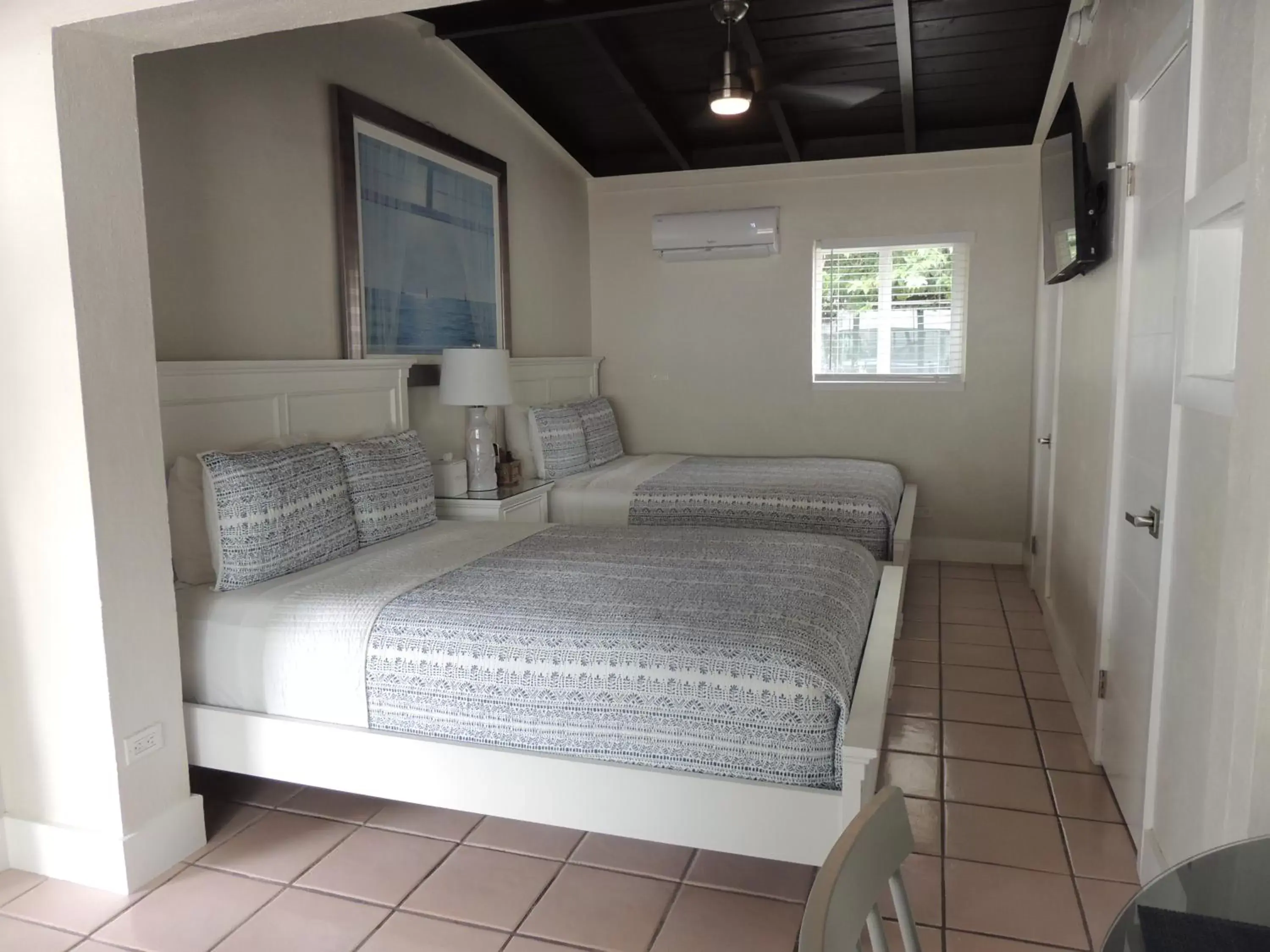 Bedroom, Bed in Sands of Islamorada