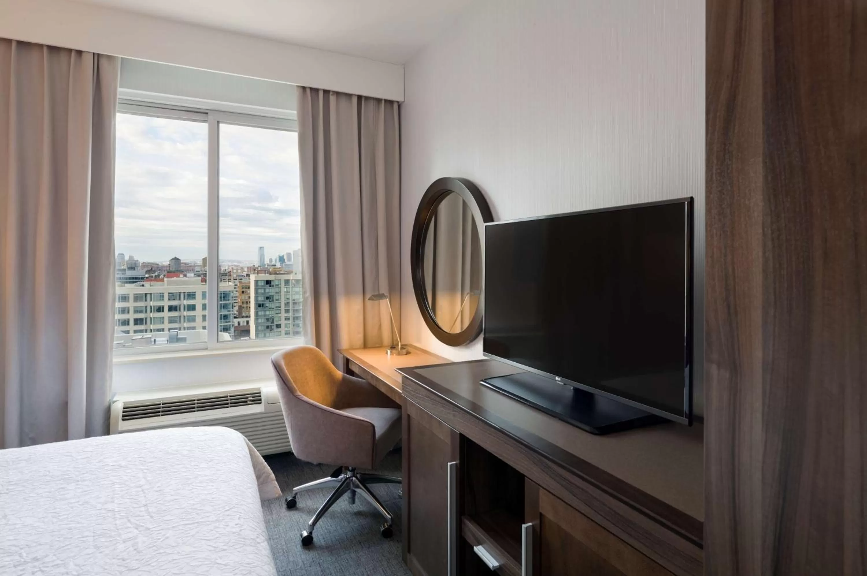 Bed in Hampton Inn Manhattan - Times Square South