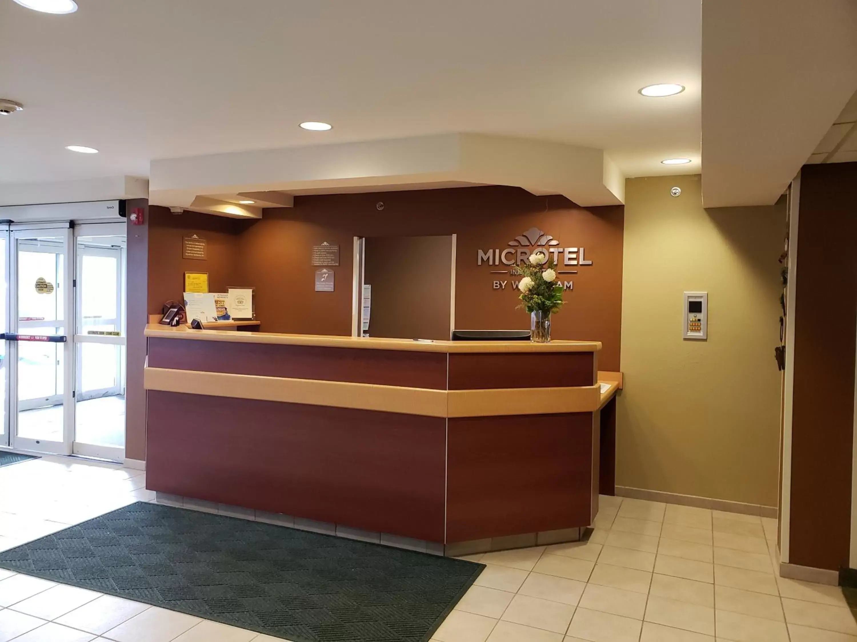 Lobby or reception, Lobby/Reception in Microtel Inn & Suites Dover by Wyndham
