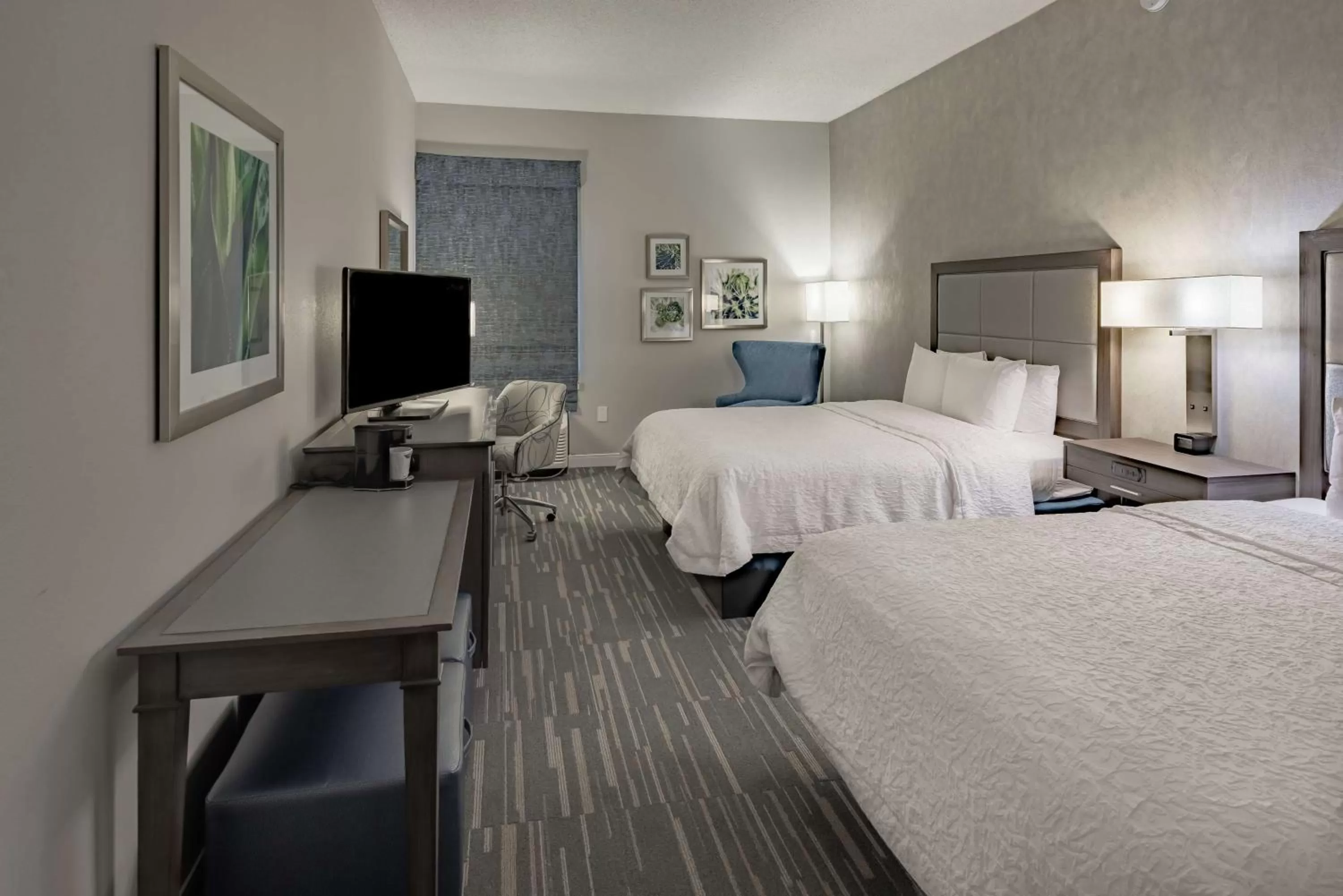 Bedroom, Bed in Hampton Inn Waco North