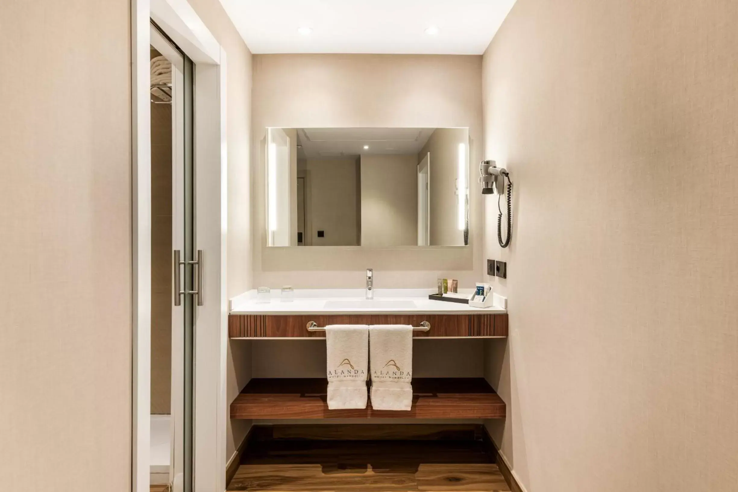 Bathroom in Alanda Marbella Hotel