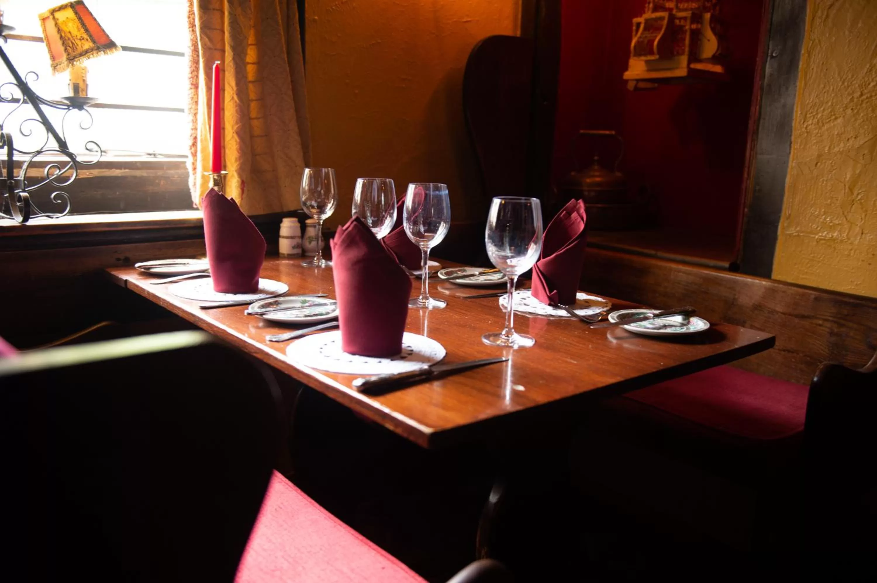 Restaurant/places to eat in The Withies Inn