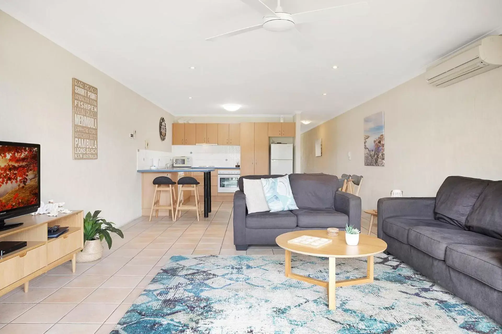 Living room, Seating Area in Sails Luxury Apartments Merimbula