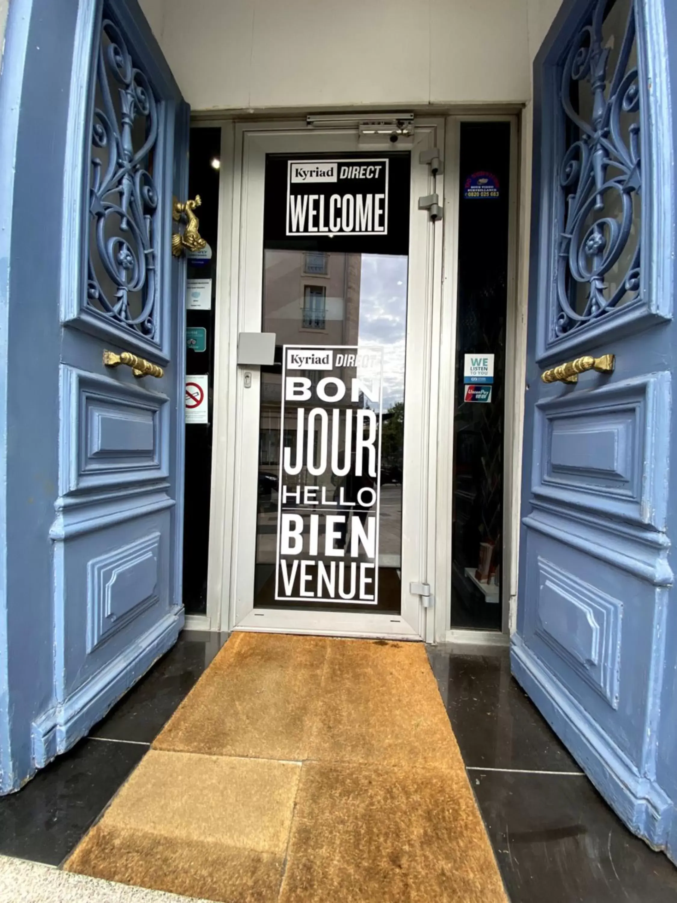 Facade/entrance, Property Logo/Sign in Kyriad Direct Beziers Centre