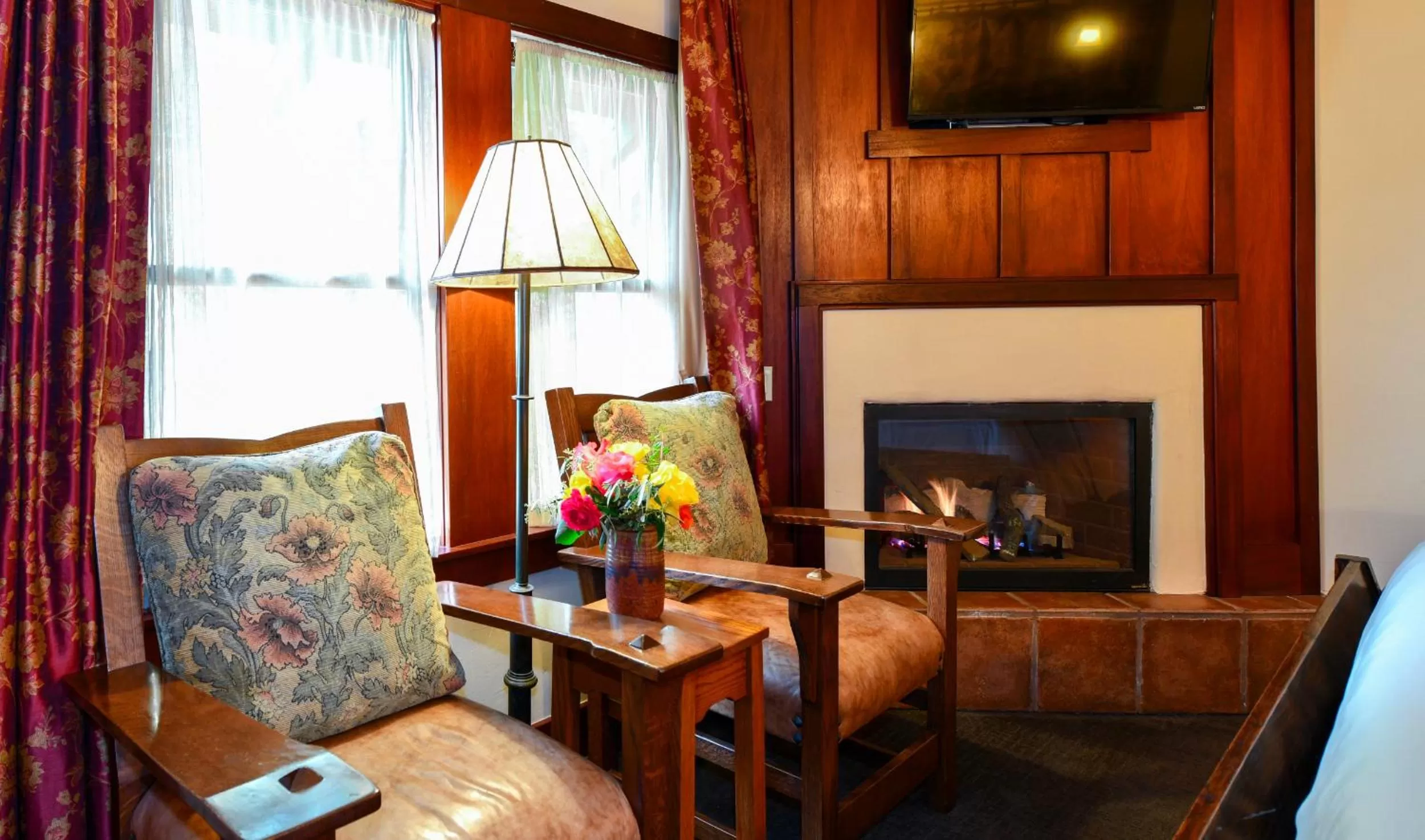 Seating area in Blackbird Inn