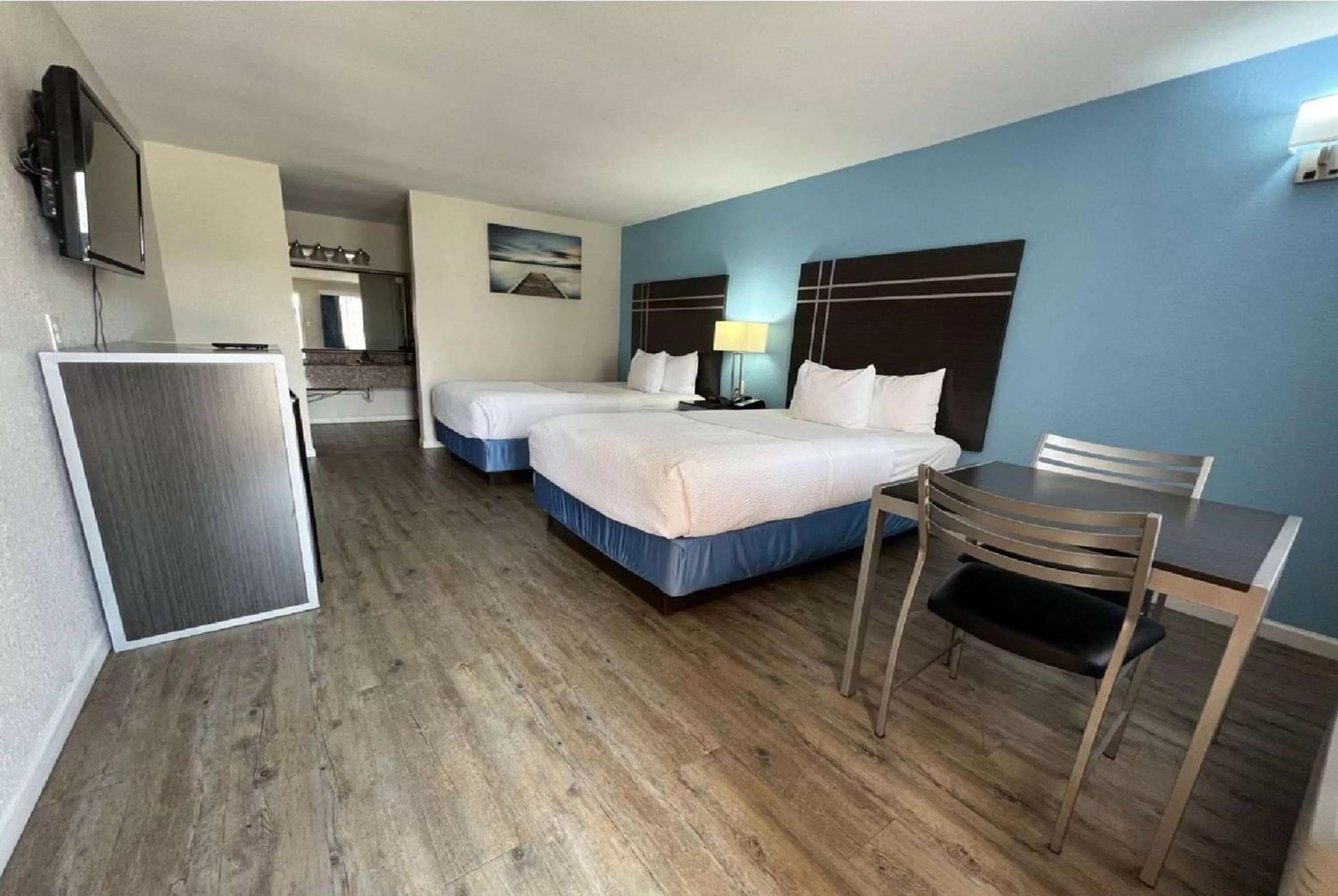 Photo of the whole room, Bed in Days Inn by Wyndham Orange