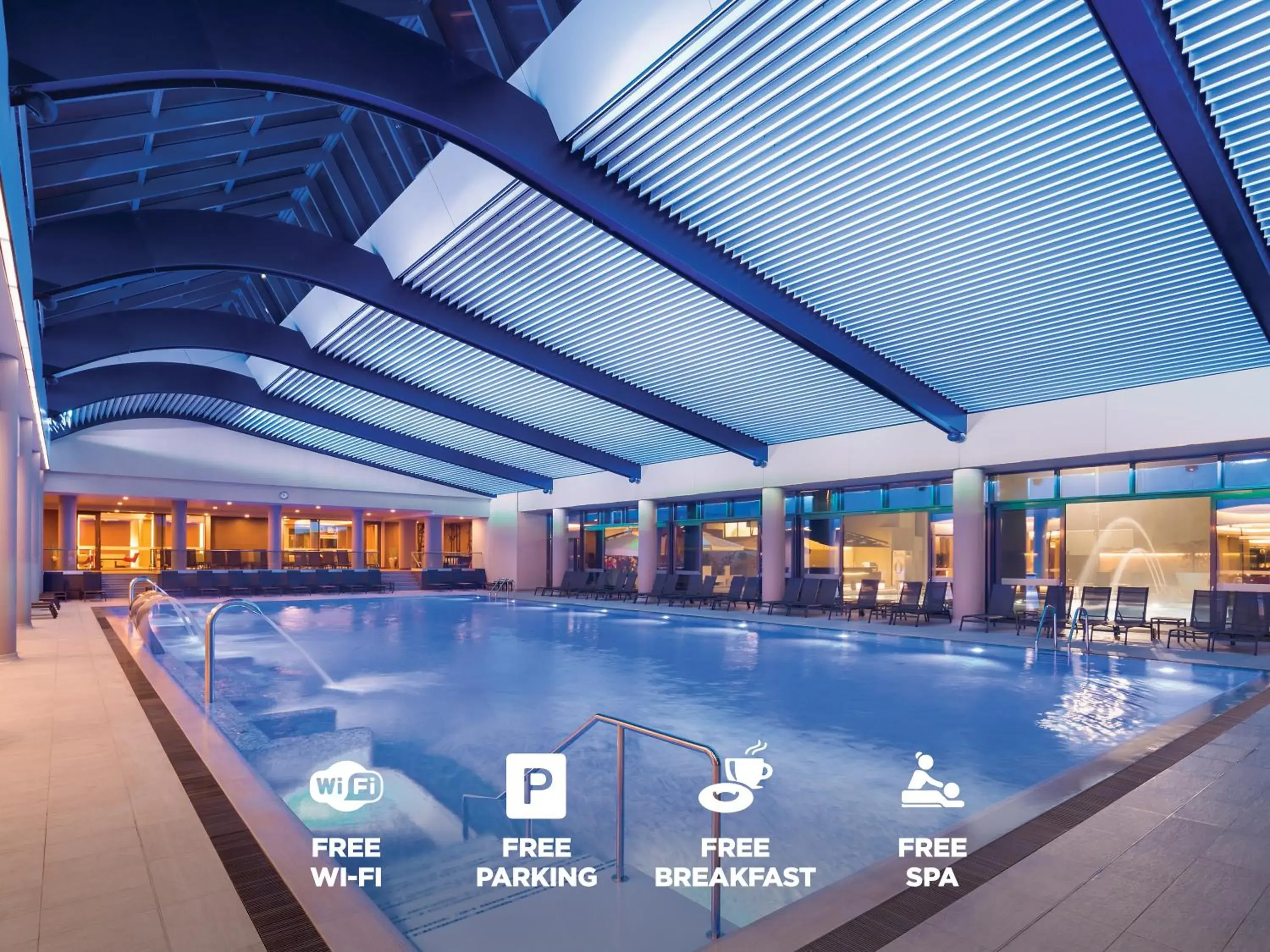 Swimming pool in Ramada Plaza by Wyndham Bucharest Convention Center