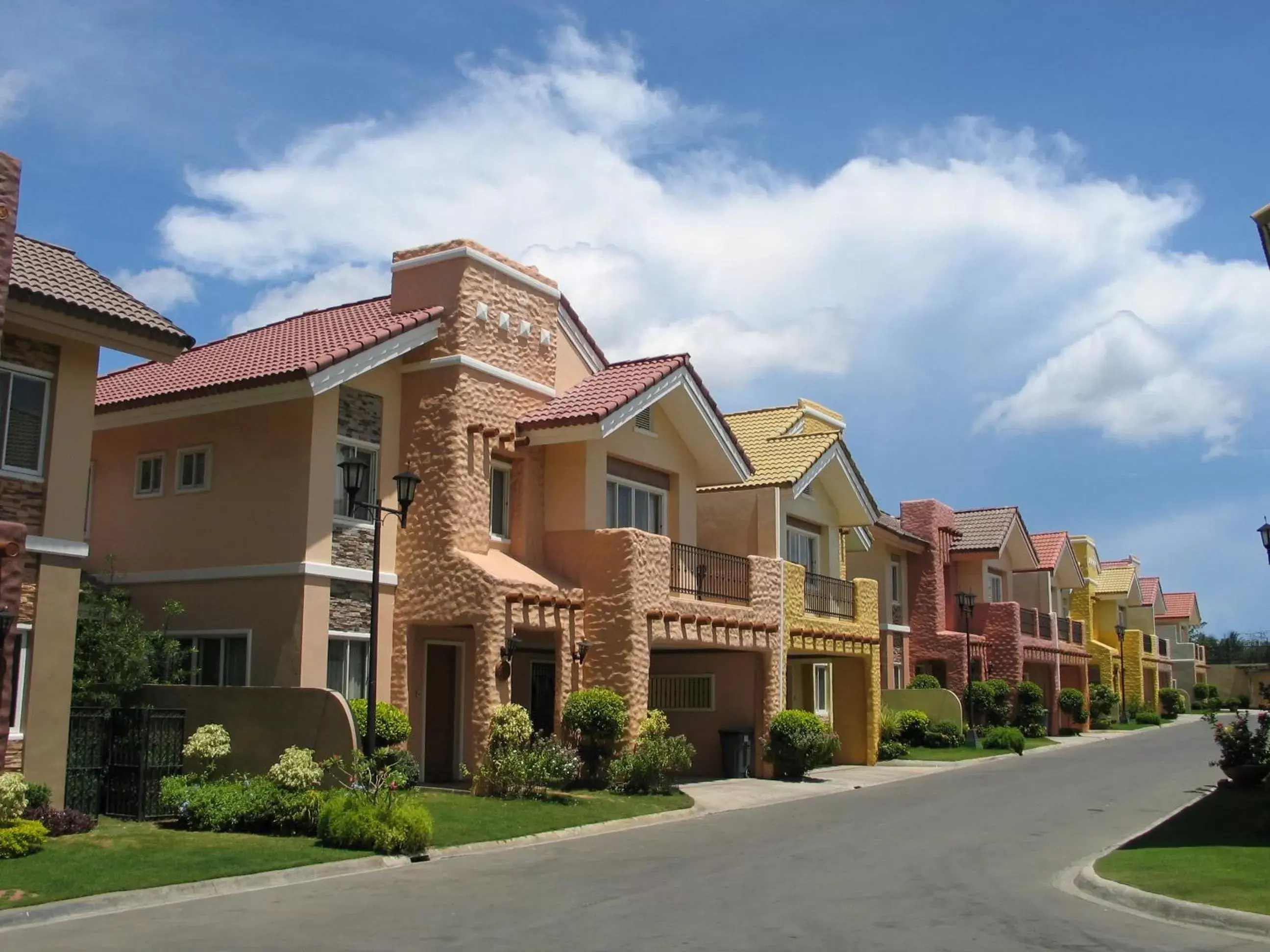 Facade/entrance in Crown Regency Suites Mactan Facade/entrance in Crown Regency Suites Mactan