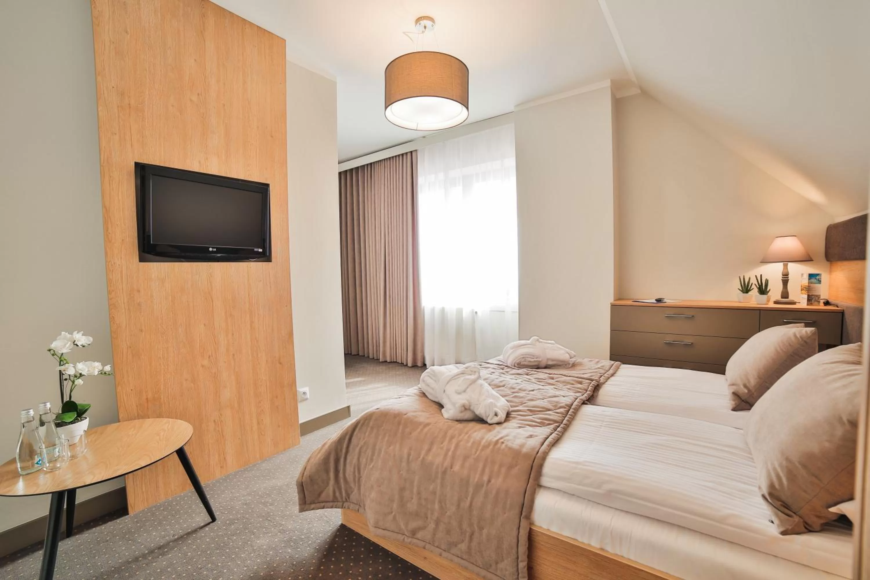 Photo of the whole room, Bed in Hotel Kompleks Beskid z basenem i stokiem narciarskim - blisko Babiej Góry