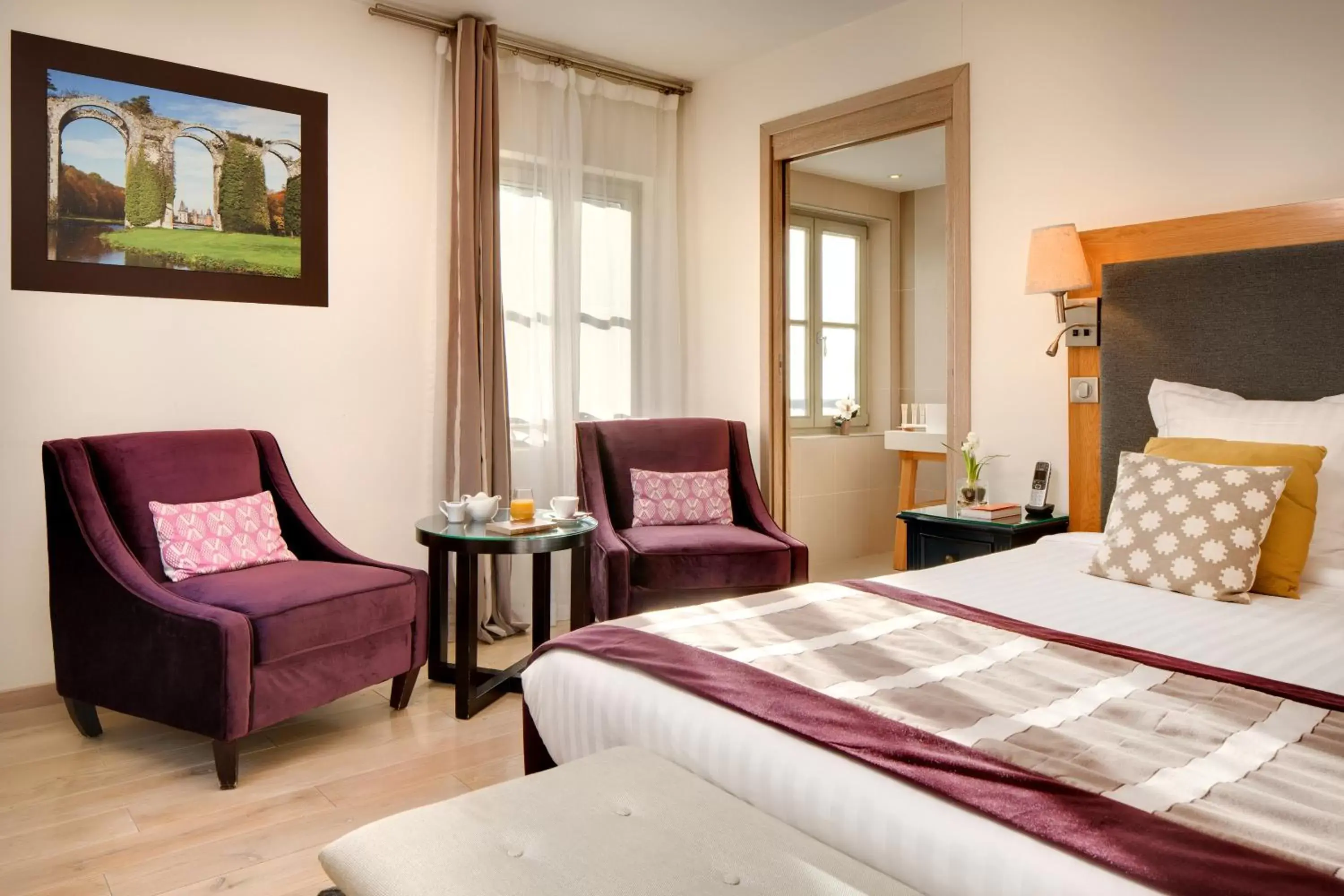 Bedroom in Castel Maintenon Hôtel & Spa