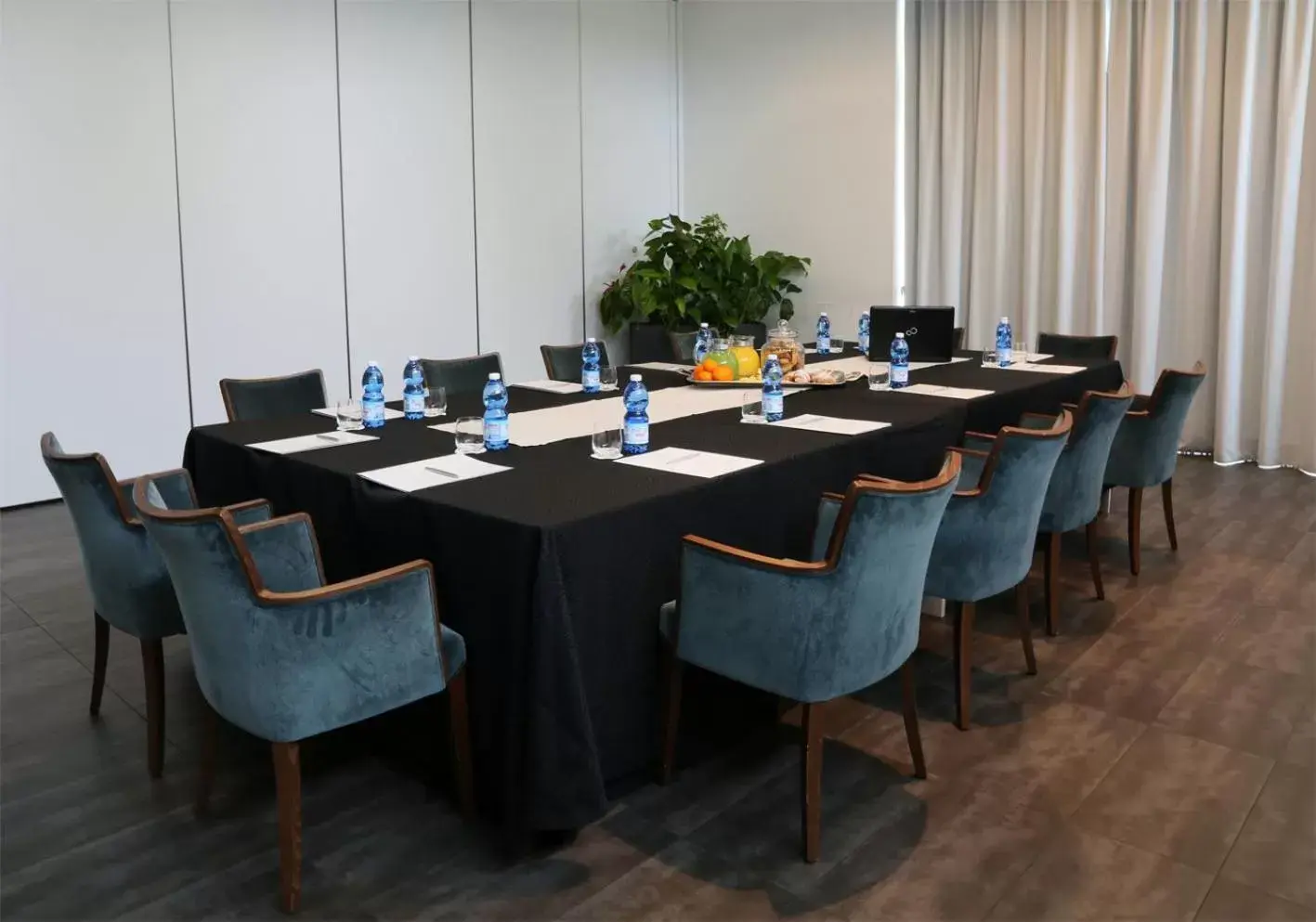 Business facilities in Cosmopolitan Hotel