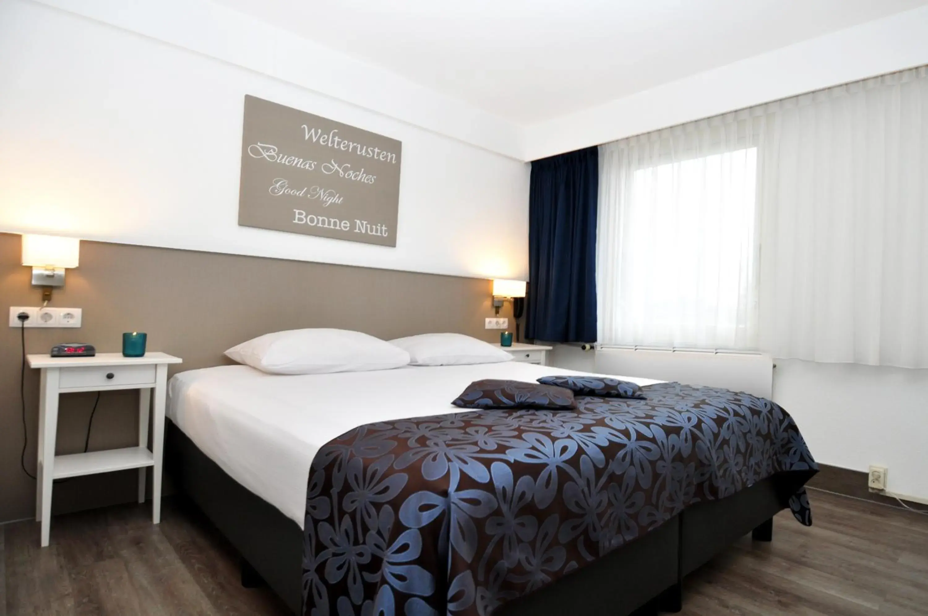Photo of the whole room, Bed in Boutique Hotel Herbergh Amsterdam Airport FREE PARKING