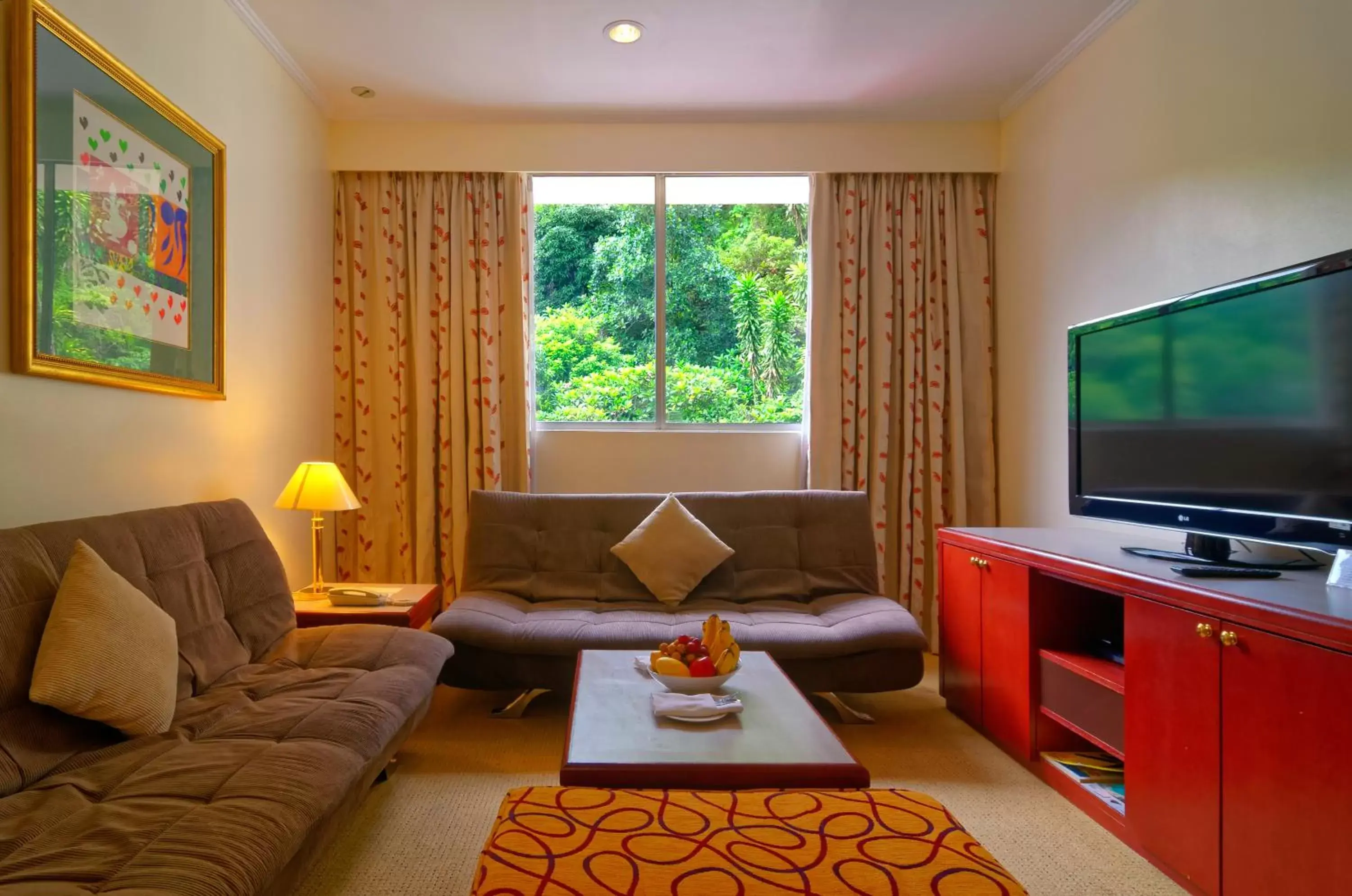 TV and multimedia, Seating Area in Hotel Shangri-la Kota Kinabalu
