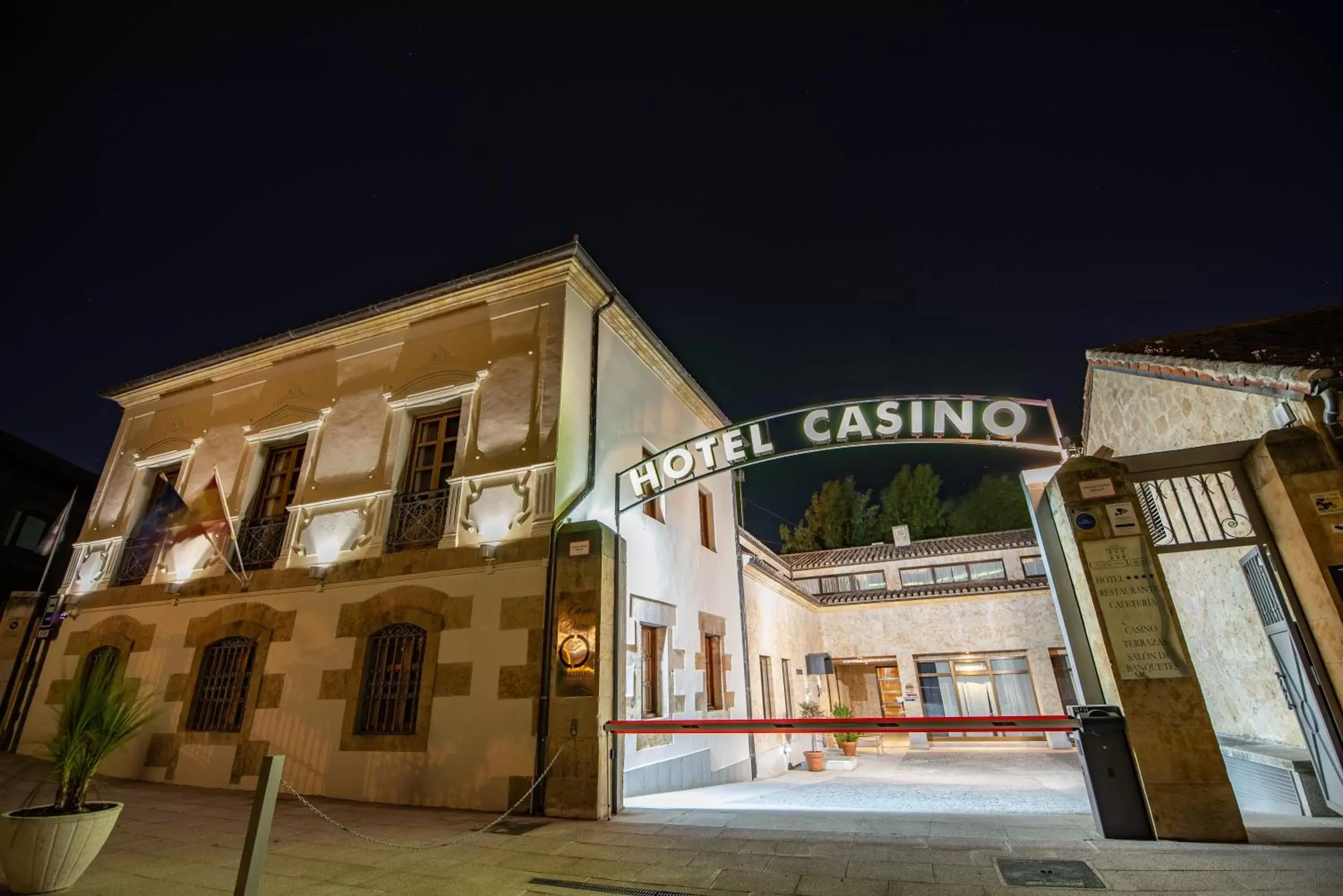 Facade/entrance, Property Building in Hospedium Hotel Casino Del Tormes