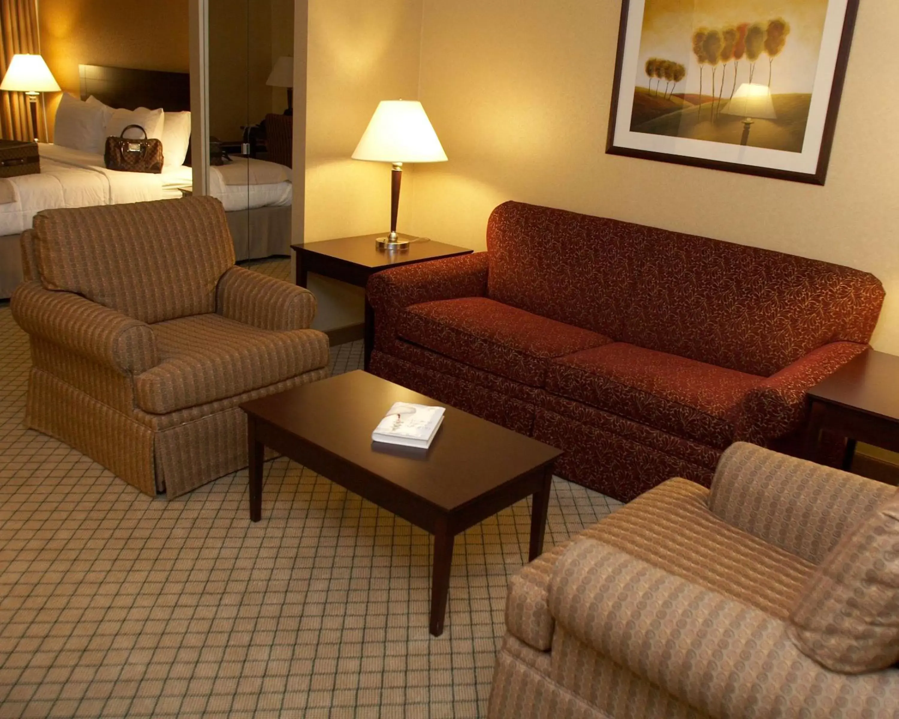 Photo of the whole room, Seating Area in Armoni Inn & Suites