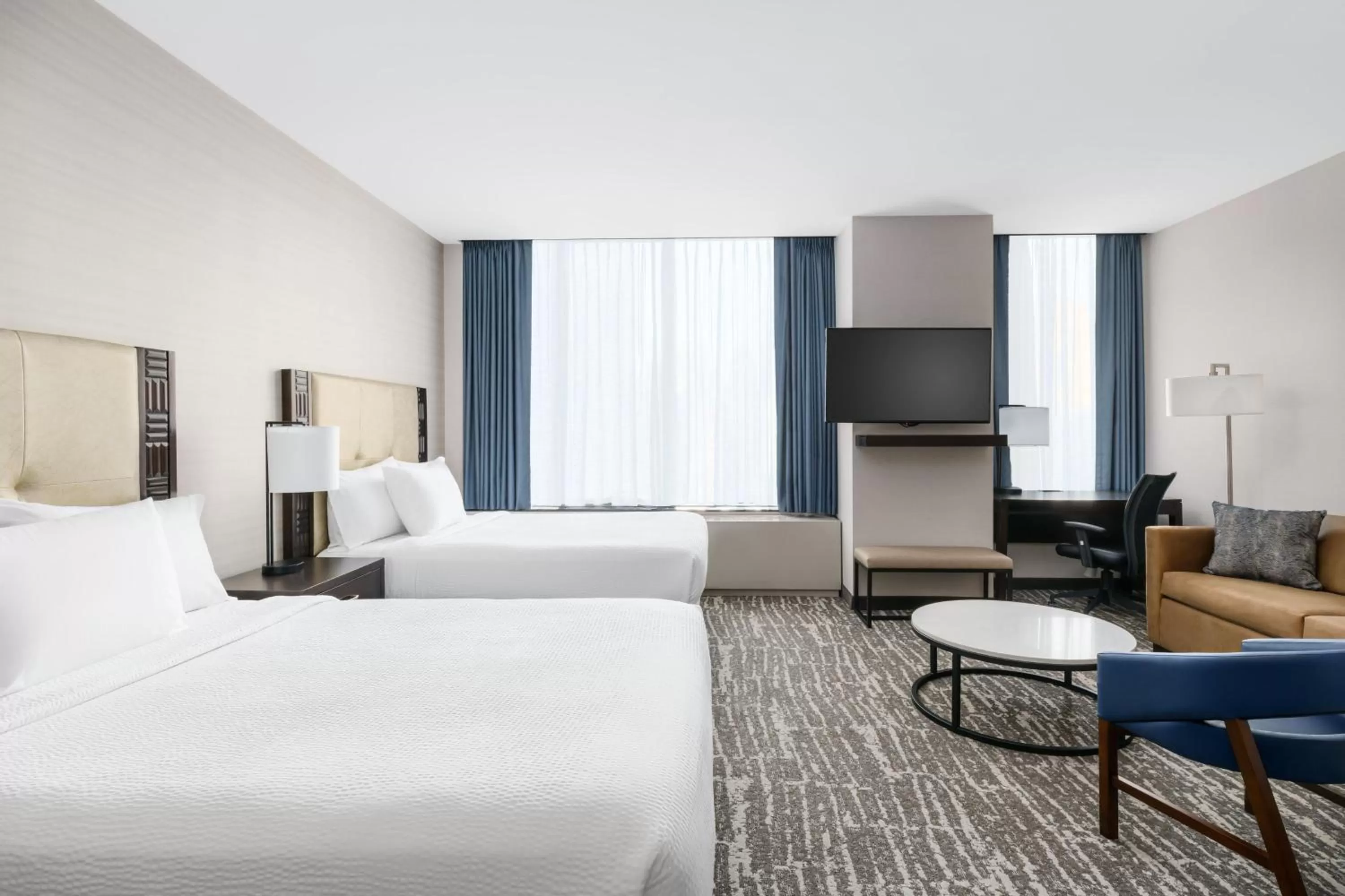 Photo of the whole room, Bed in Fairfield Inn & Suites by Marriott New York Midtown Manhattan/Penn Station