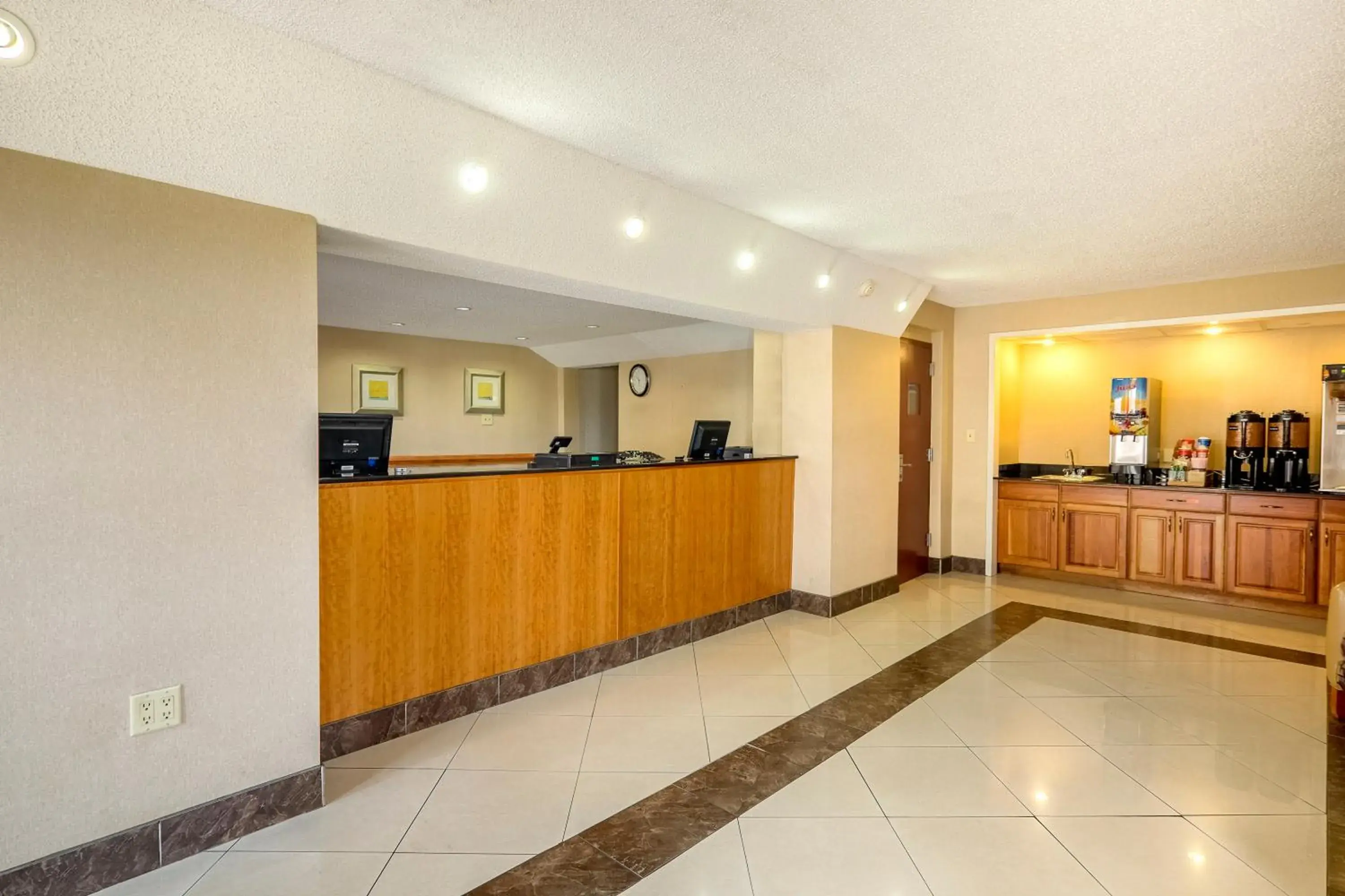 Lobby or reception, Lobby/Reception in Red Roof Inn Virginia Beach-Norfolk Airport