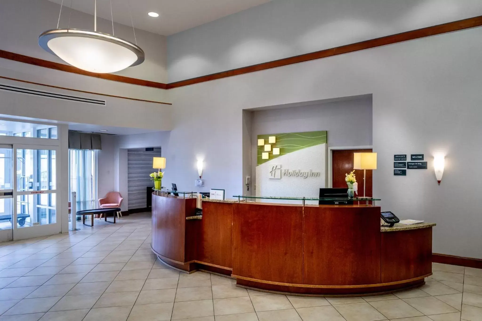 Property building, Lobby/Reception in Holiday Inn Hotel & Suites Beckley, an IHG Hotel