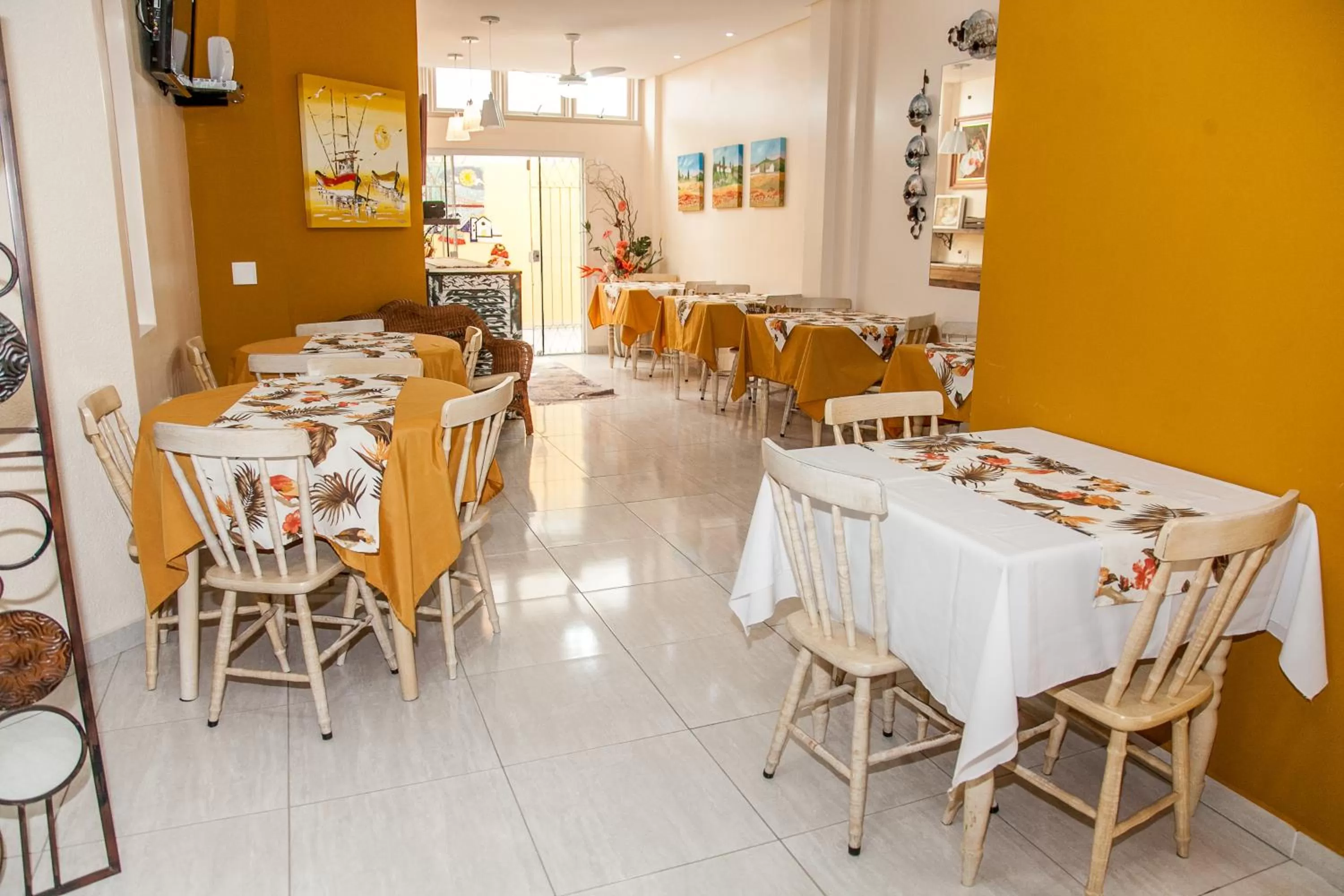 Restaurant/places to eat in Residencial Ilha Dourada