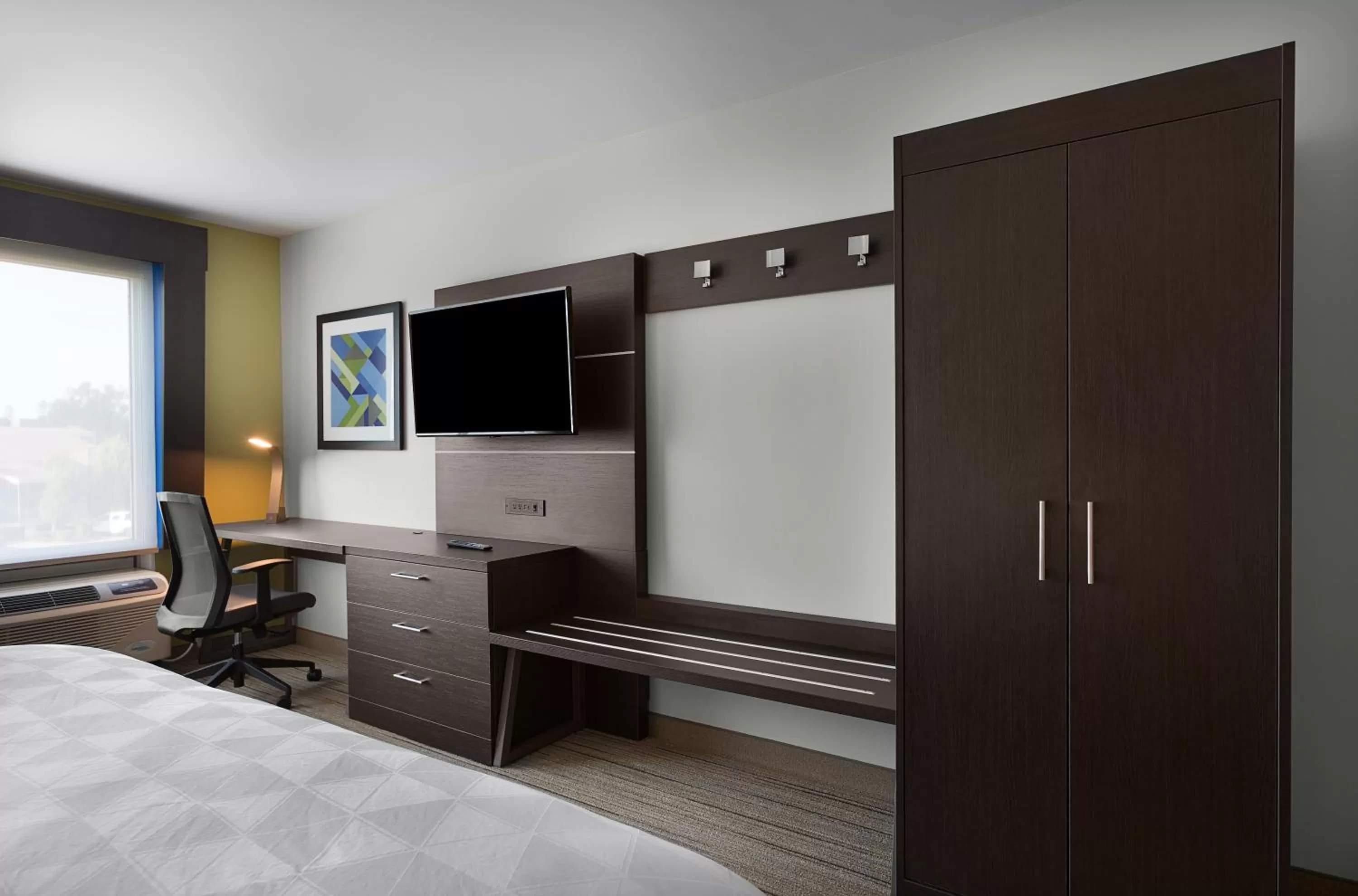 TV and multimedia, Bed in Holiday Inn Express - Lake Park by IHG