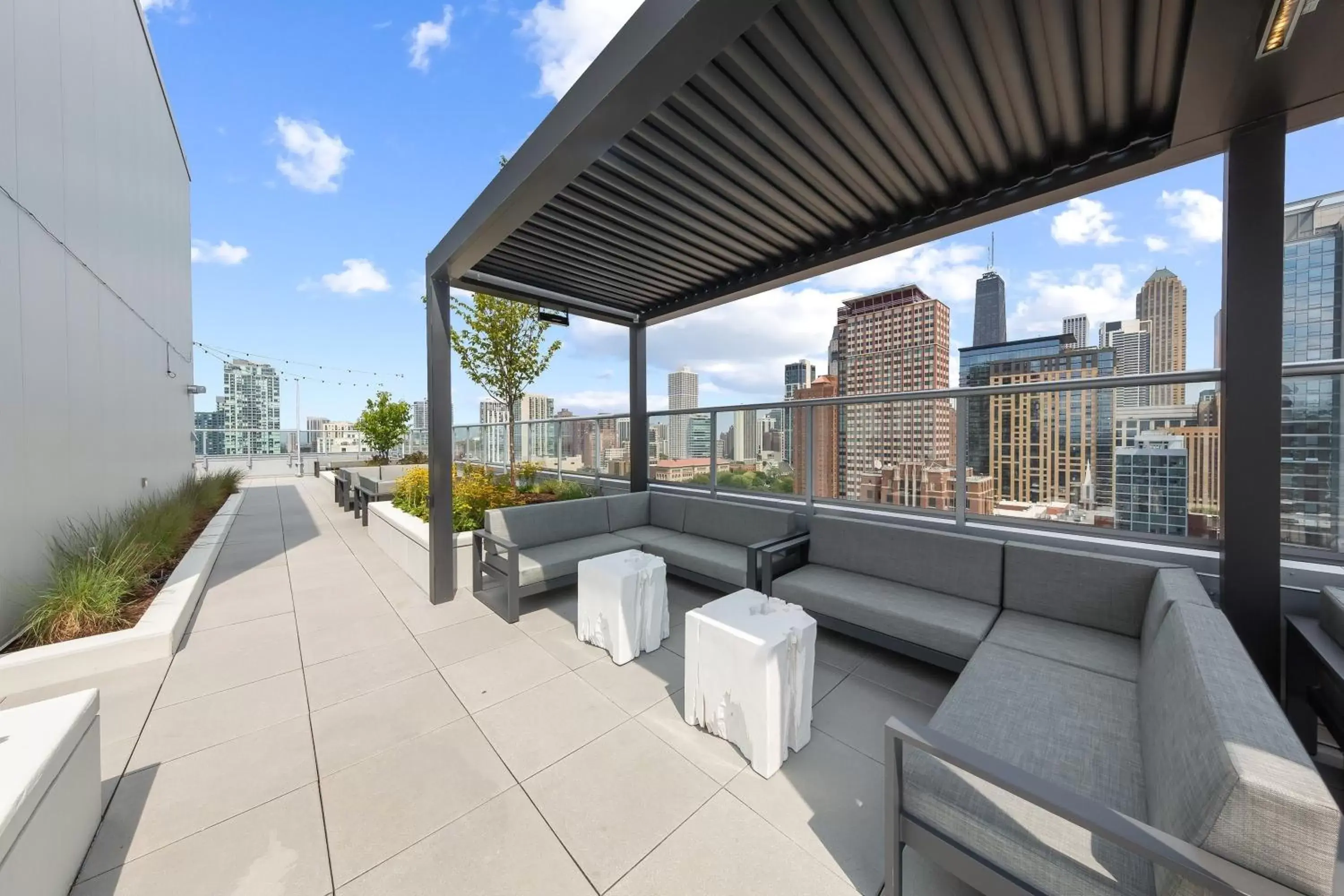 Balcony/Terrace in Kasa River North Chicago