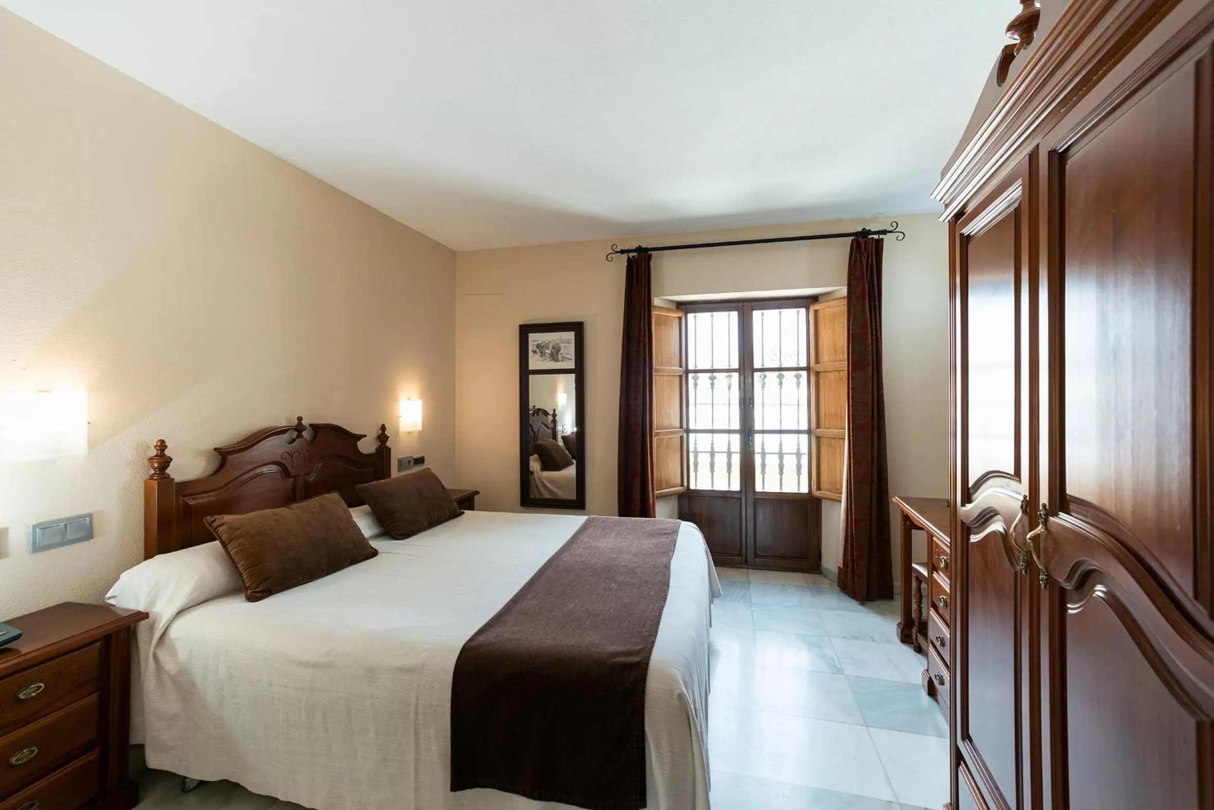 Photo of the whole room, Bed in Hotel Casa Museo de la Mezquita