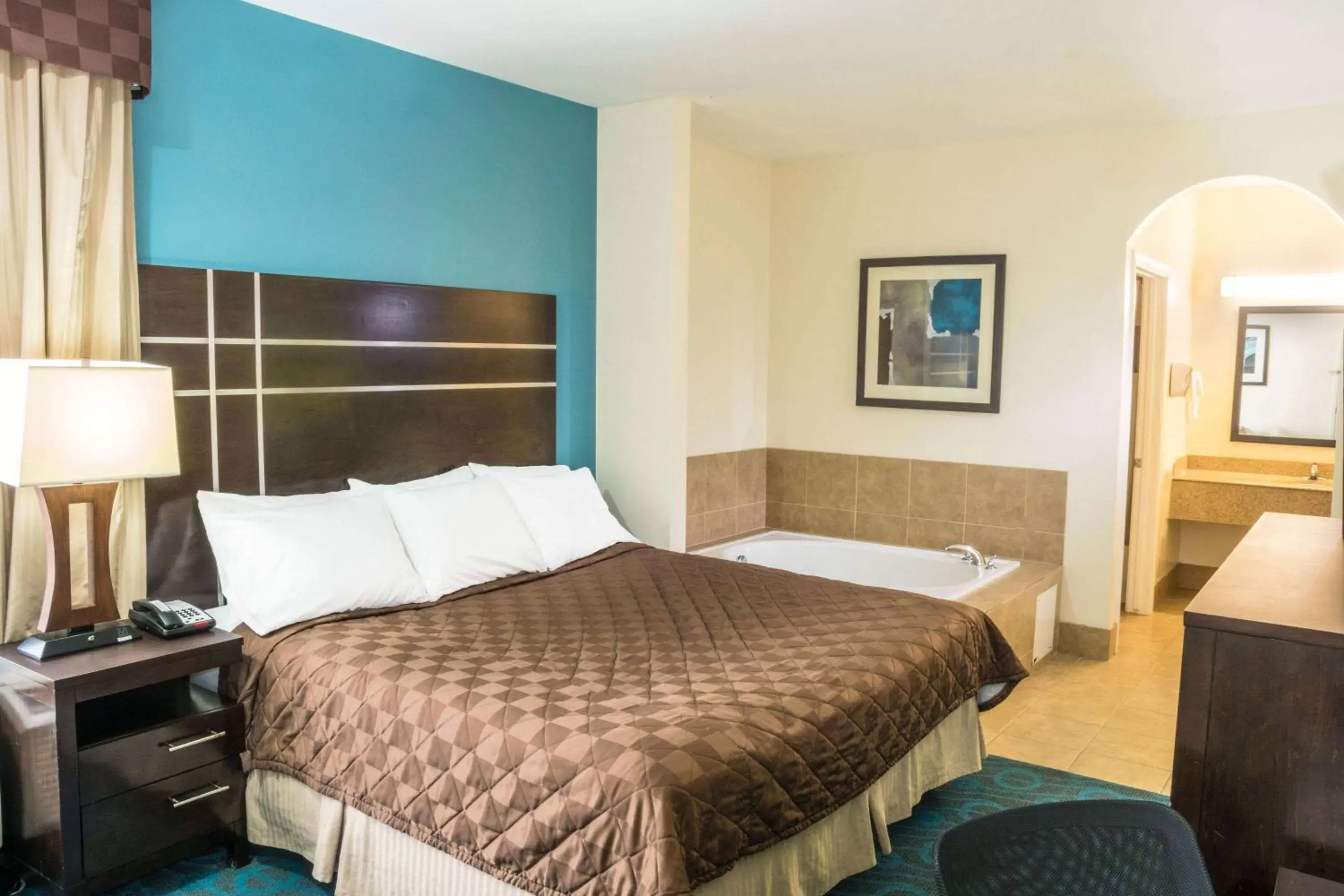 Bed in Days Inn by Wyndham Humble/Houston Intercontinental Airport