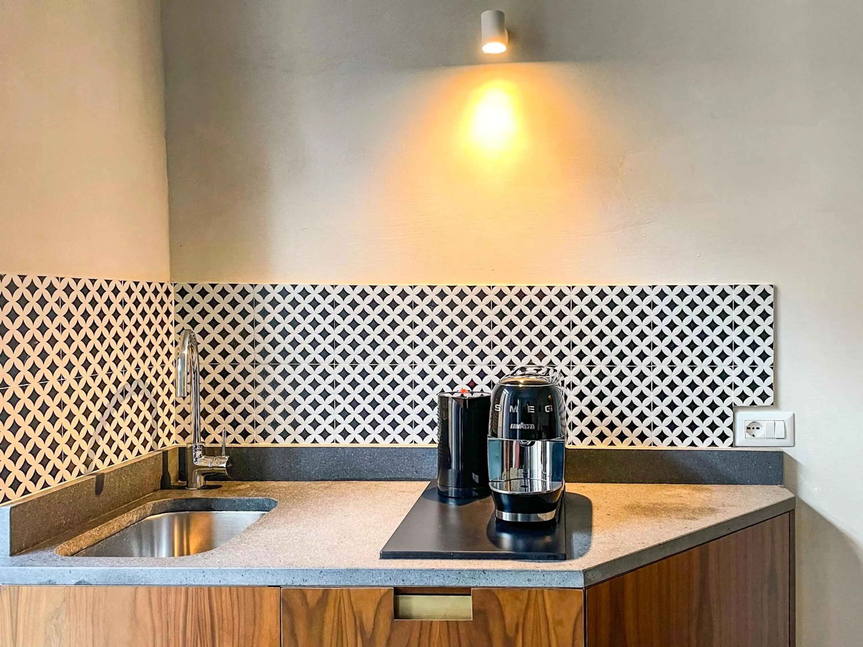 Coffee/tea facilities in 21 Armeno