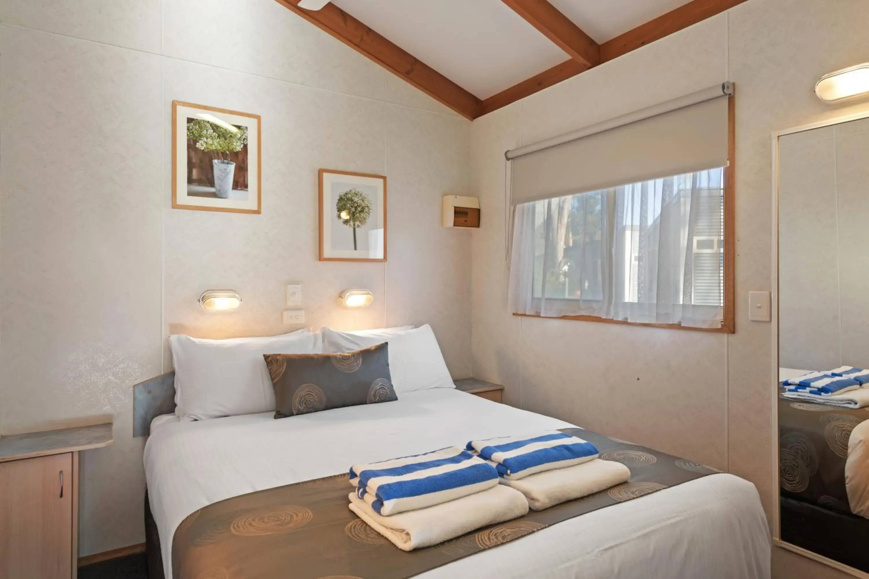 Bedroom, Bed in Discovery Parks - Barossa Valley