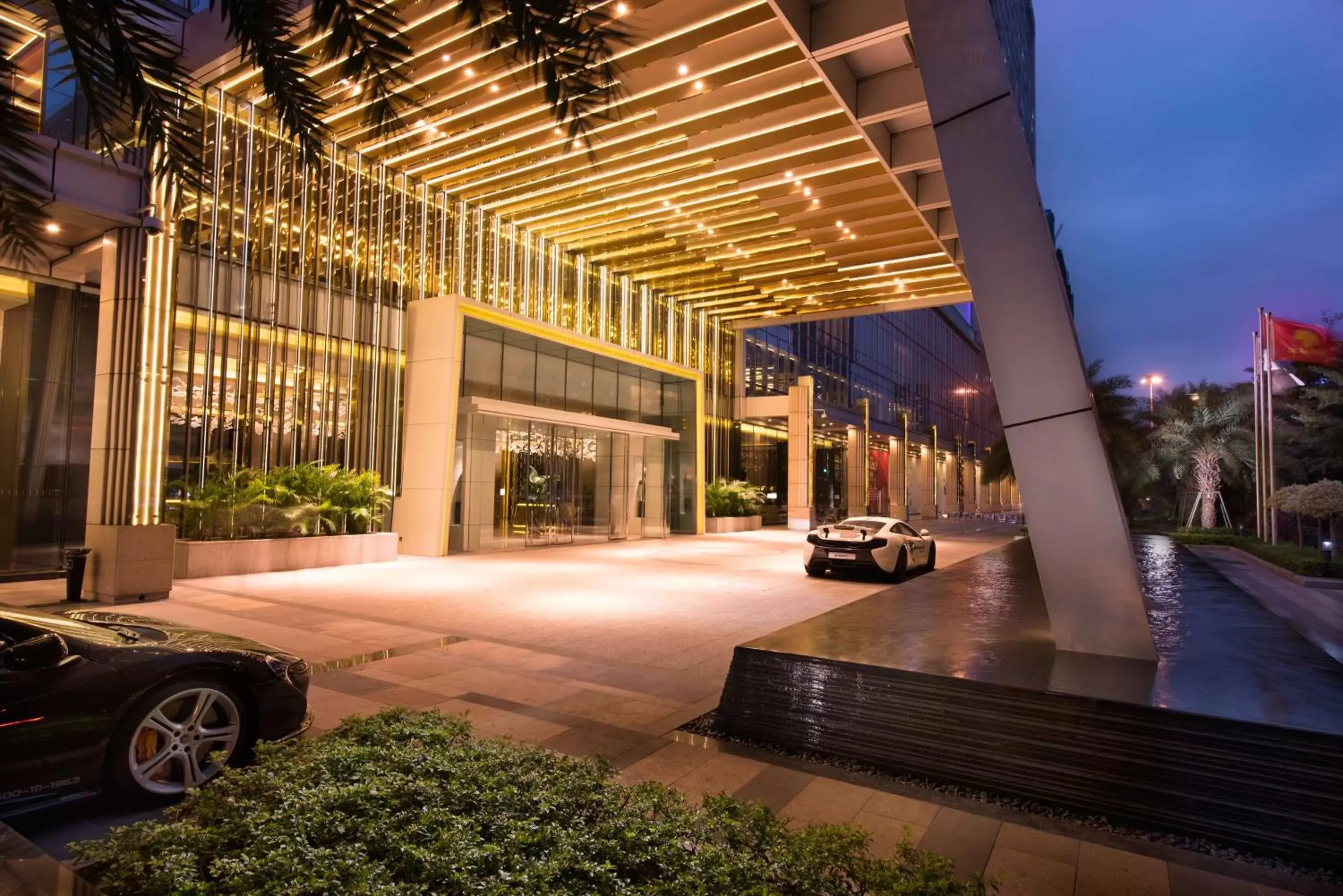 Property building in Hilton Shenzhen Futian, Metro Station at Hotel Front Door, Close to Futian Convention & Exhibition Center