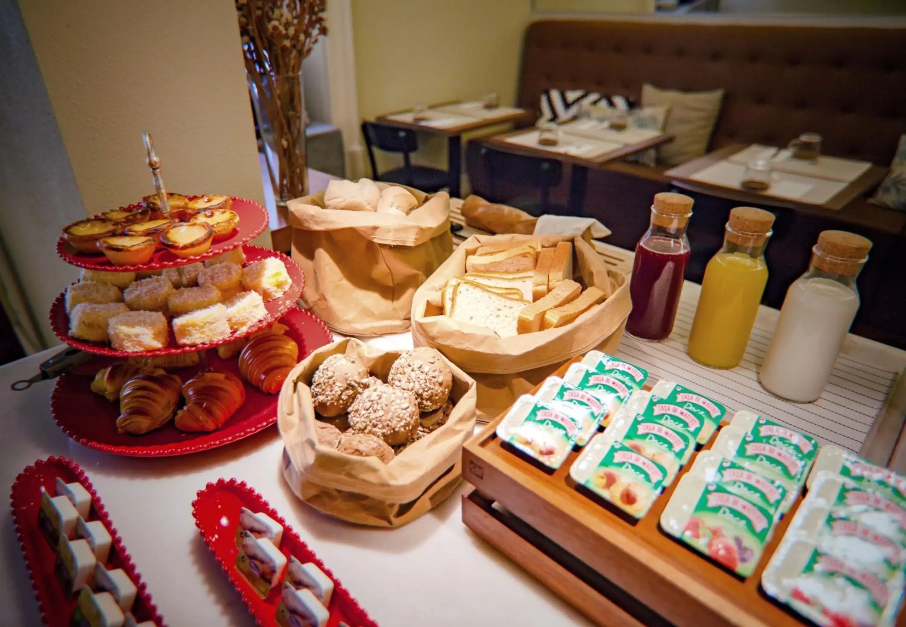 Food and drinks in The Rex Hotel Porto - Mansion House - Private Parking Food and drinks in The Rex Hotel Porto - Mansion House - Private Parking