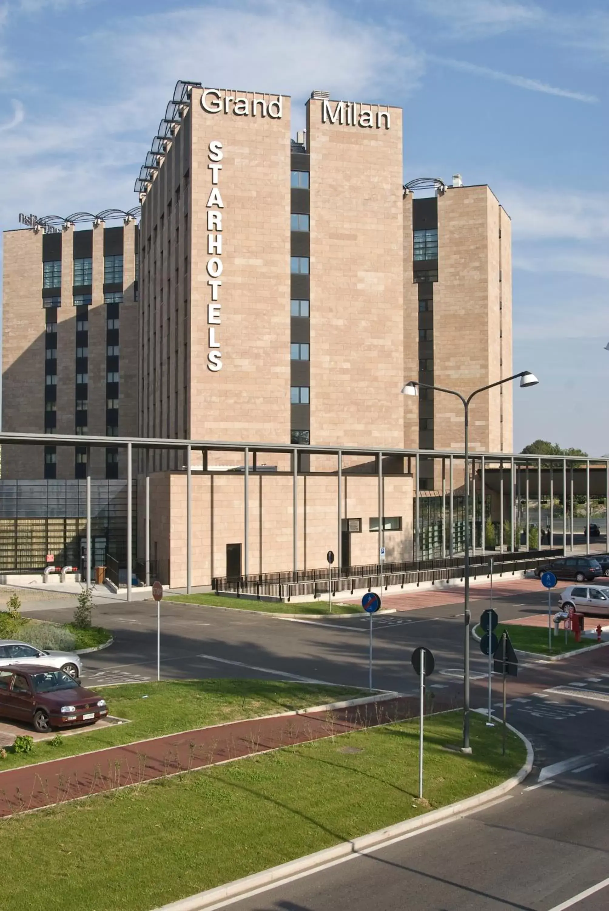 Facade/entrance in Starhotels Grand Milan