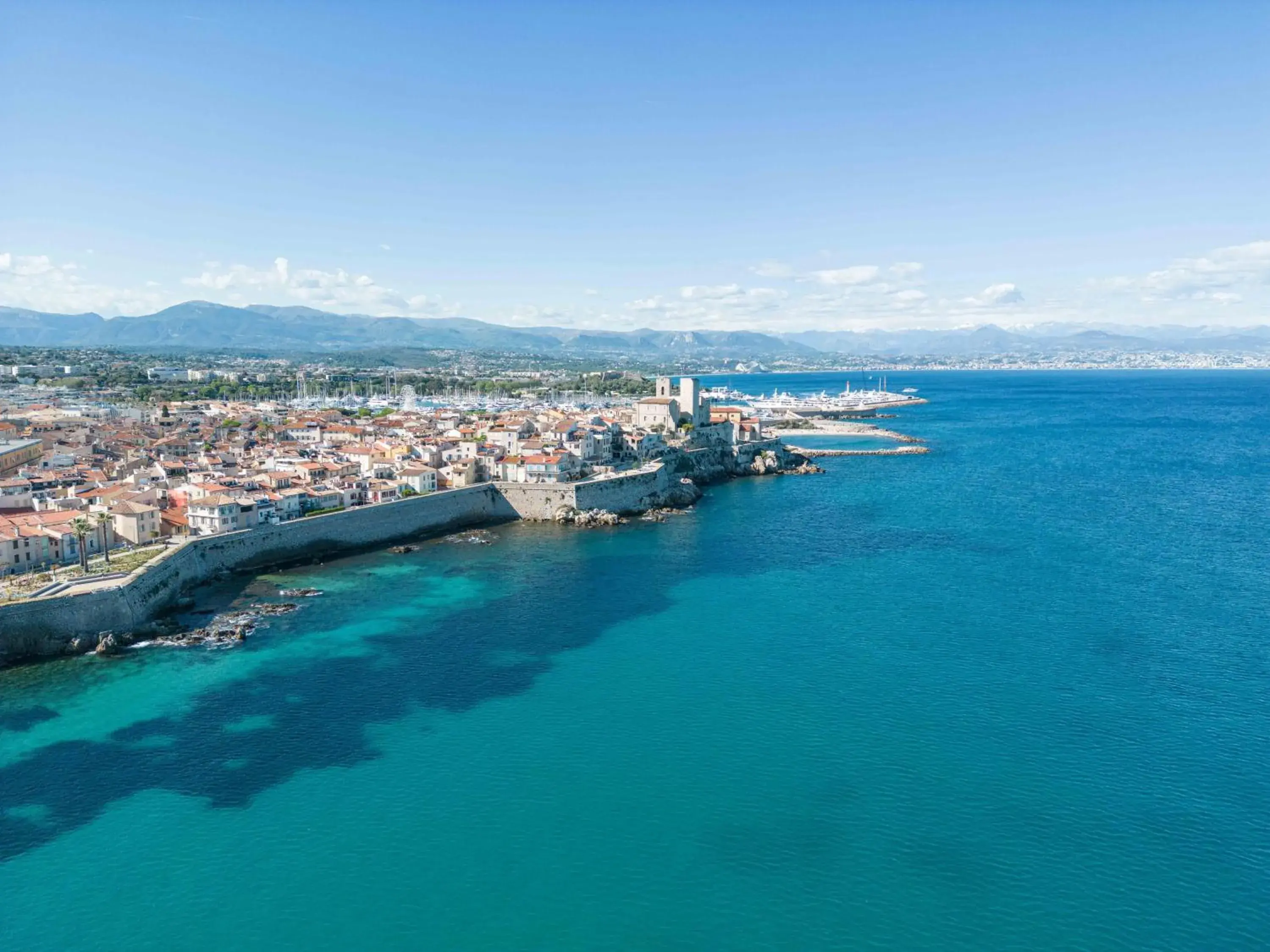 City view, Bird's-eye View in Hôtel Beau Site - Cap d'Antibes