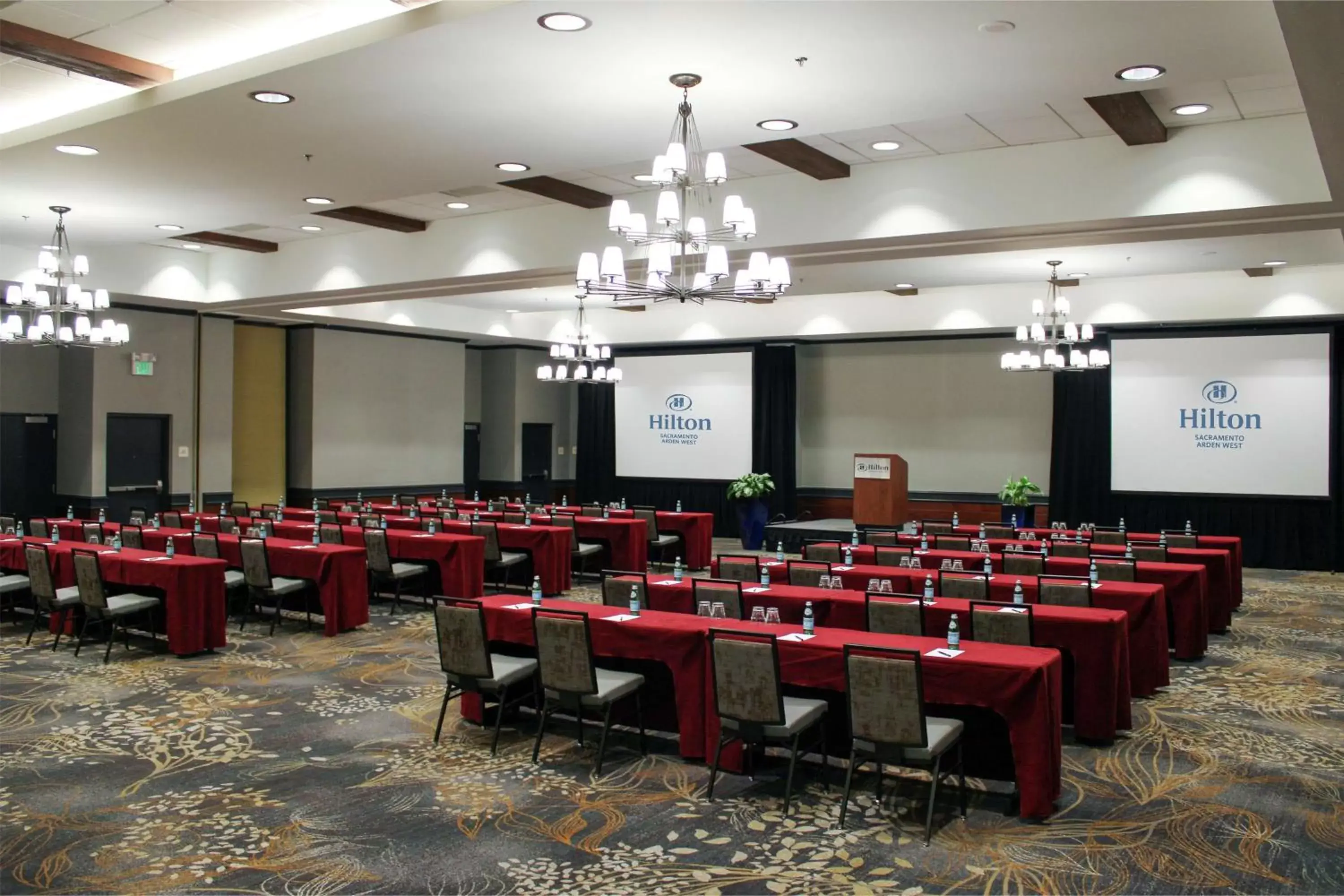 Meeting/conference room in Hilton Sacramento Arden West