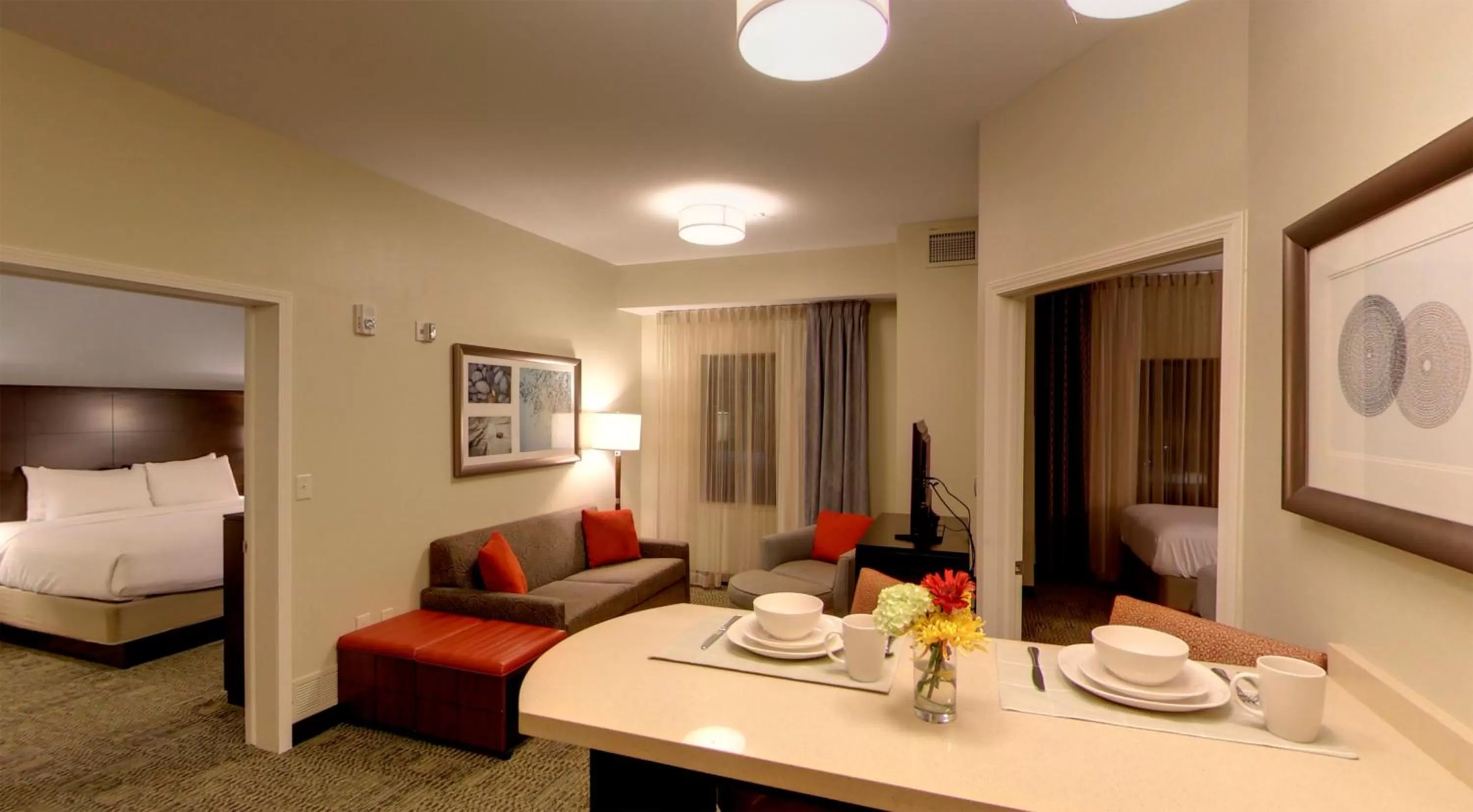 Photo of the whole room, Bed in Staybridge Suites Ann Arbor - Research Parkway by IHG