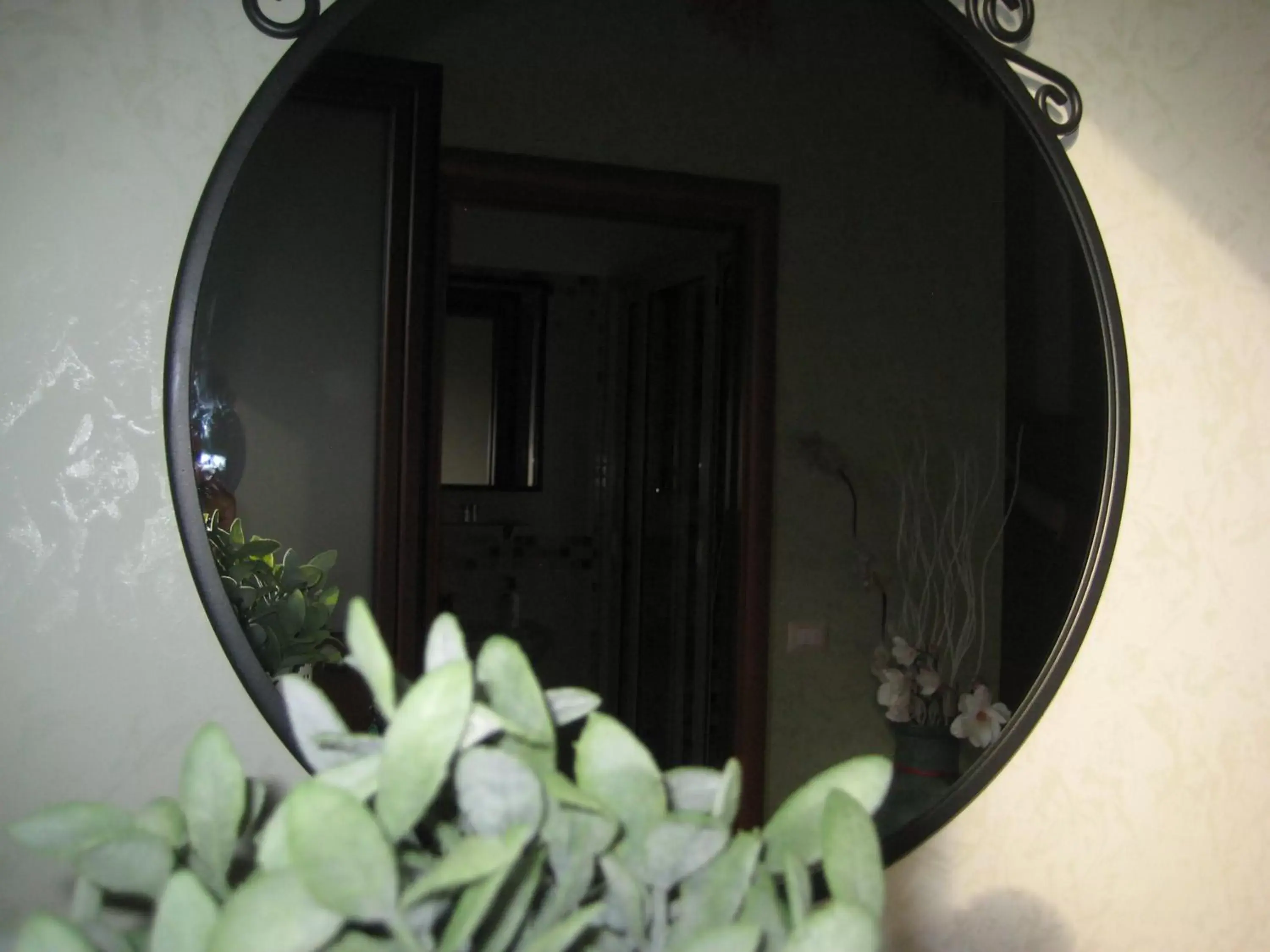 Decorative detail, Patio/Outdoor Area in Oasi del Lago