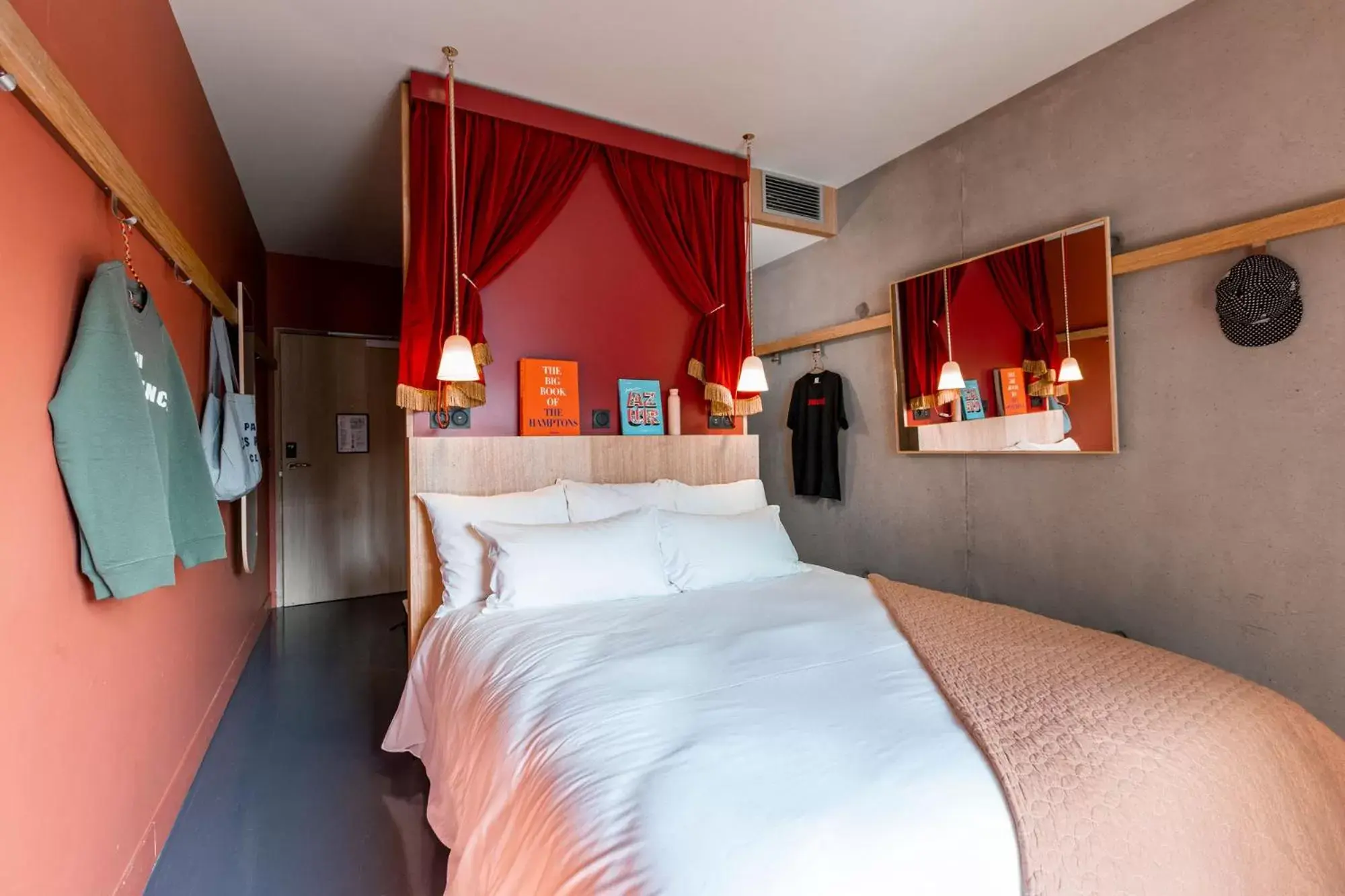 Bedroom, Bed in MOB HOTEL Lyon Confluence