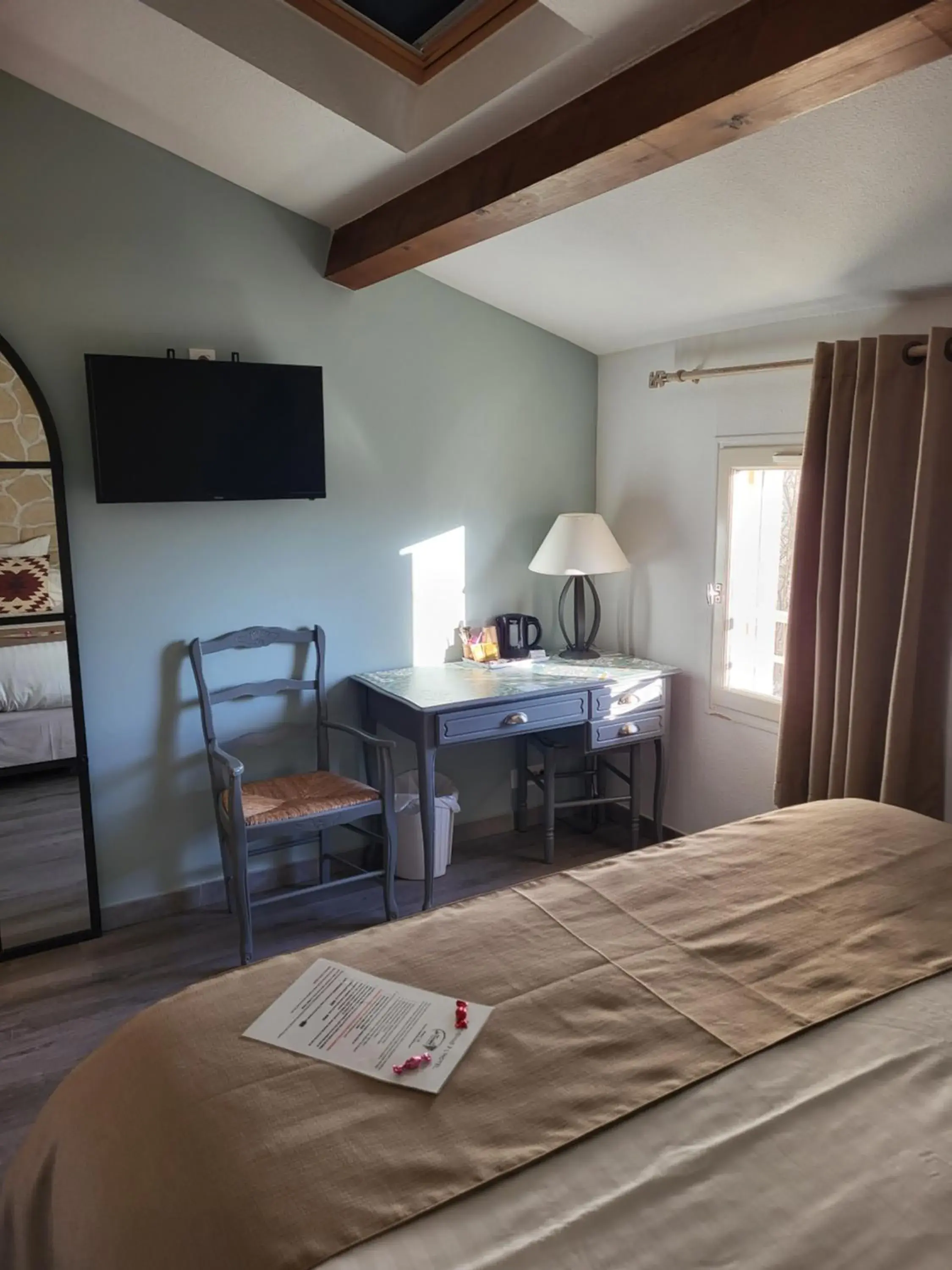 Bedroom, TV/Entertainment Center in Hotel Restaurant la Ferme