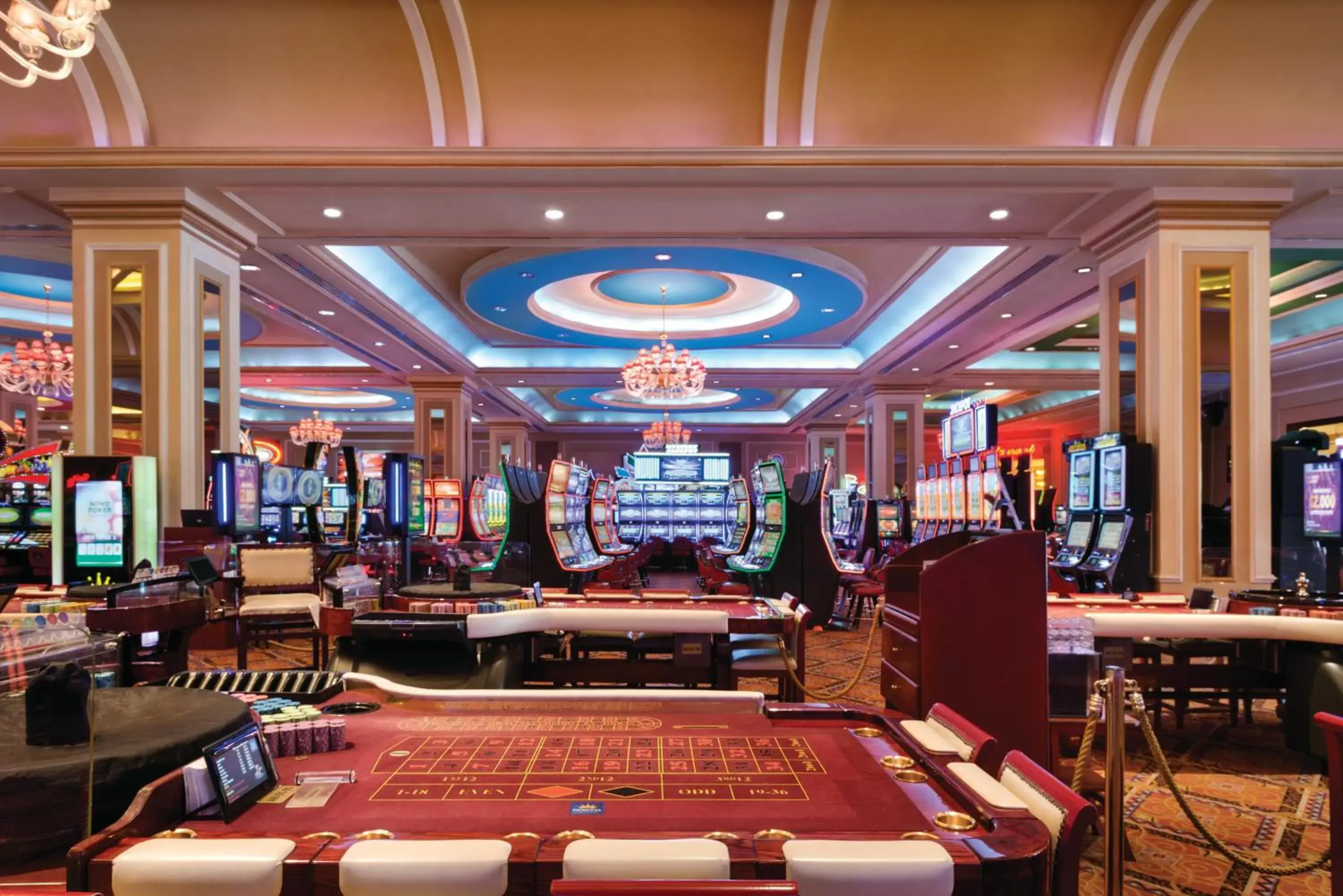 Casino, Restaurant/Places to Eat in Ramada Plaza Gevgelija