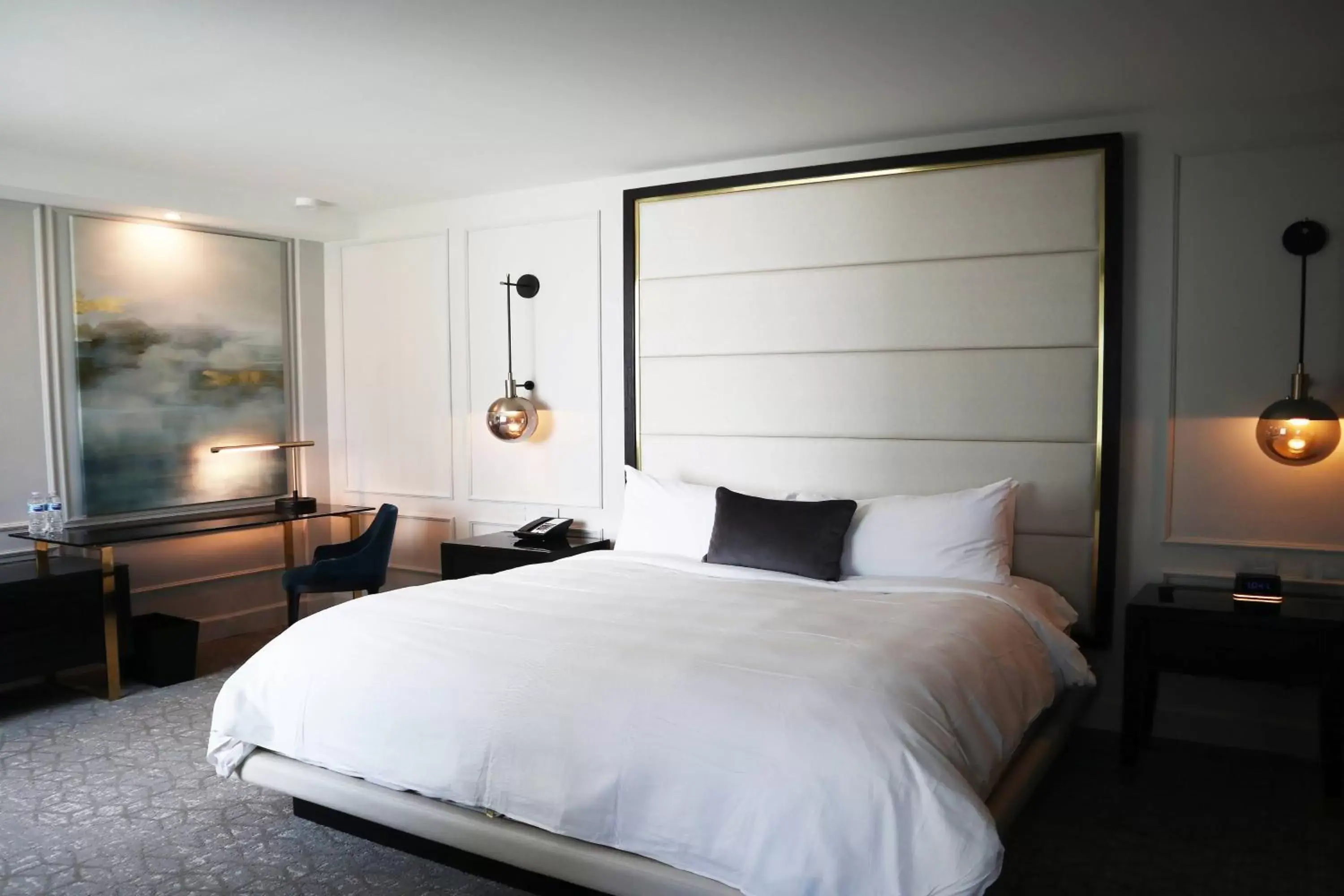 Bedroom, Bed in JW Marriott Miami