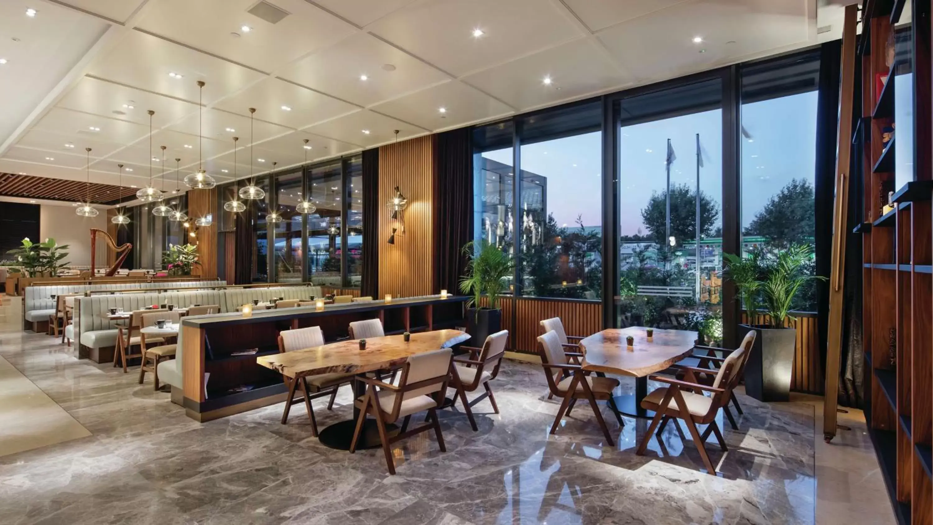 Dining area, Restaurant/Places to Eat in Hilton Istanbul Maslak