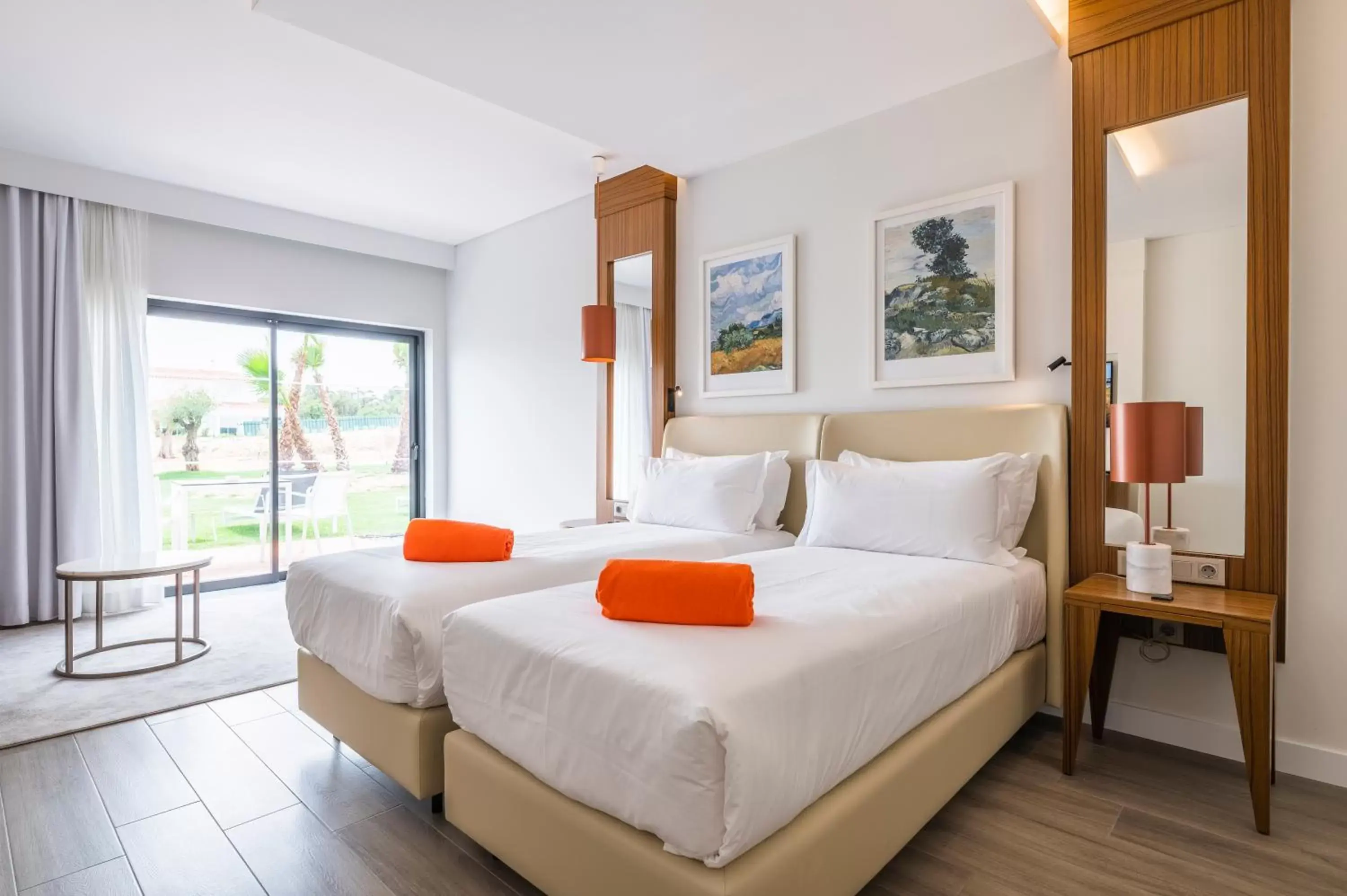 Bed in Regency Salgados Hotel & Spa