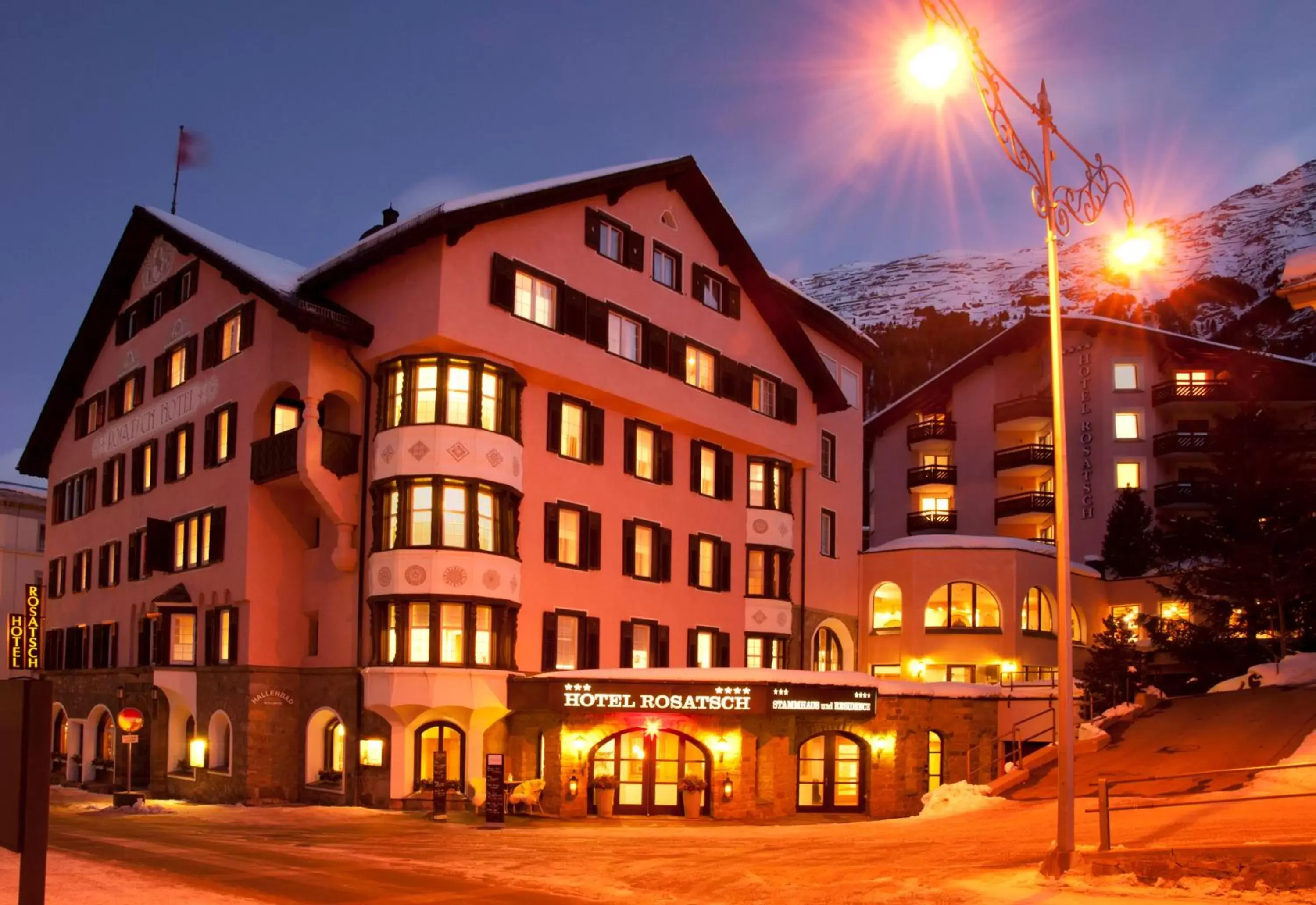 Facade/entrance, Property Building in Hotel Rosatsch