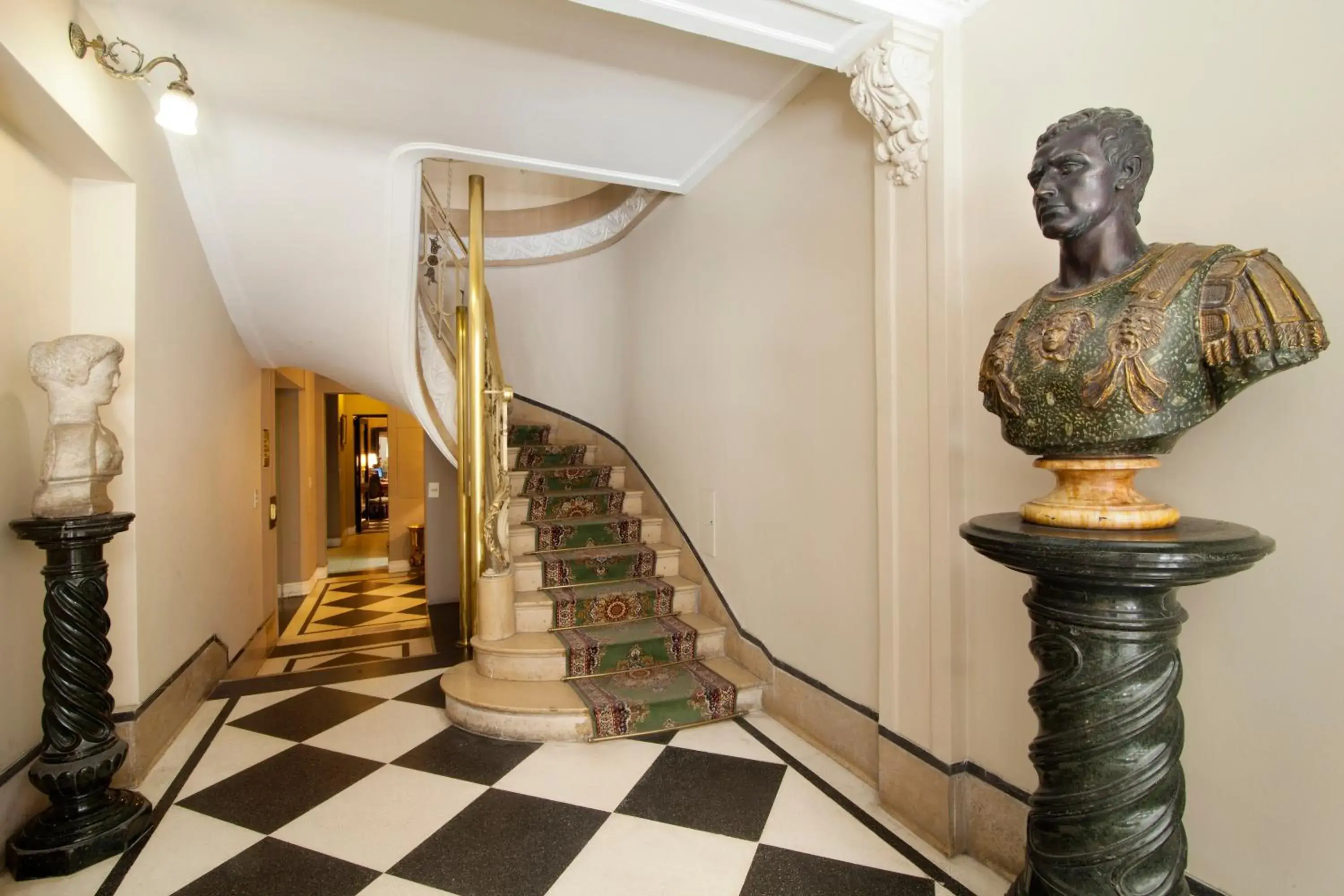 Bird's eye view, Lobby/Reception in Leonardo Da Vinci Residence