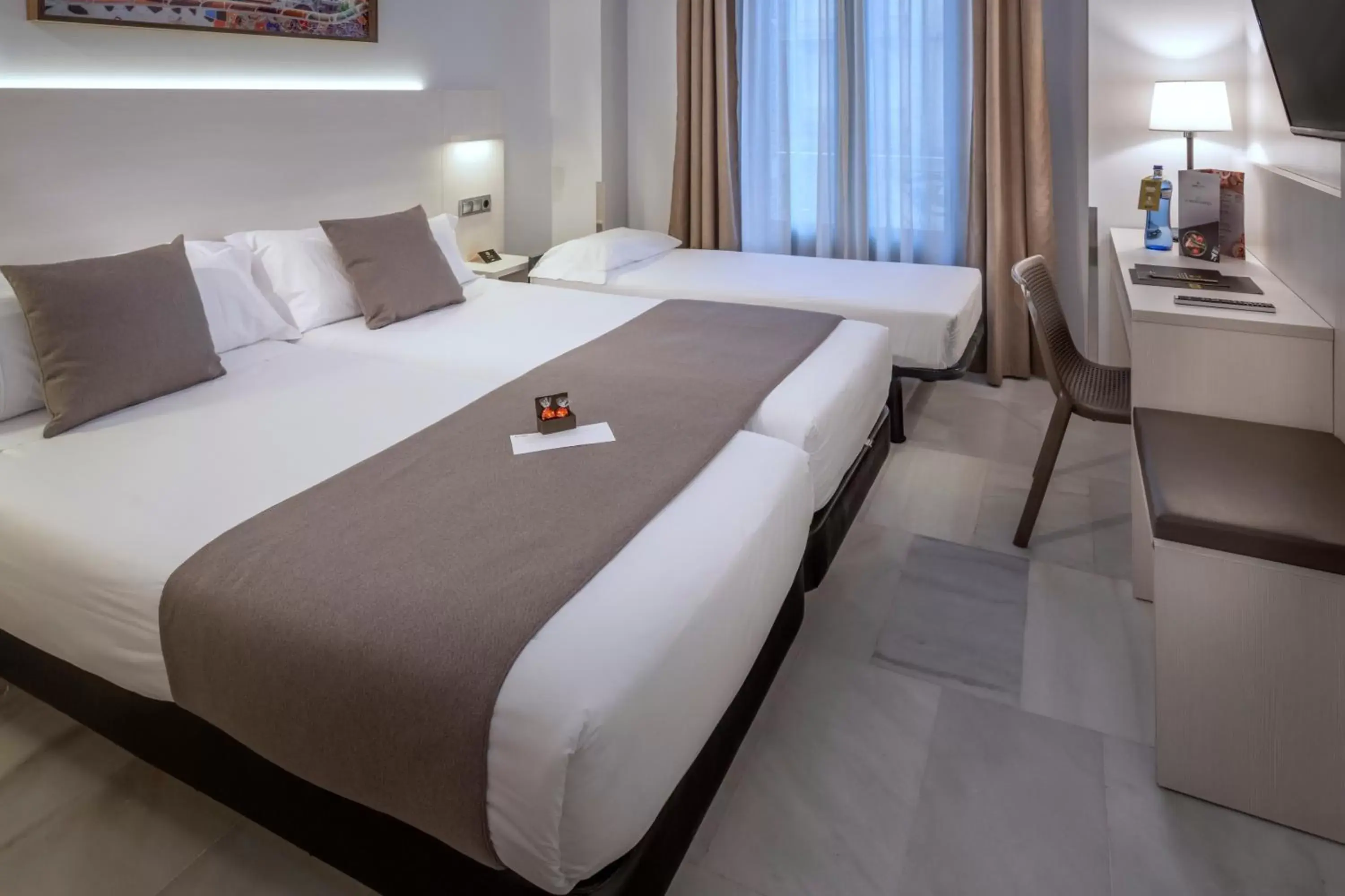 Bedroom, Bed in Hotel Serhs Carlit