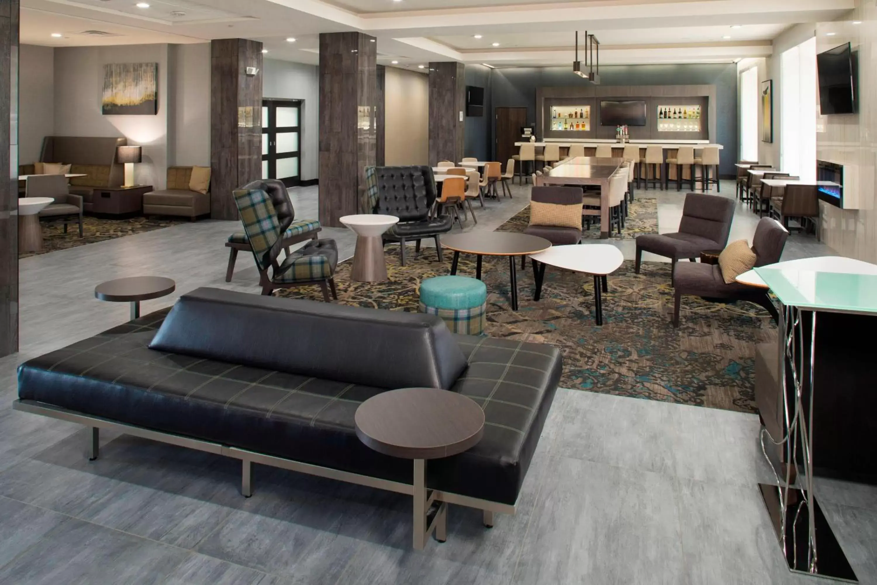 Lobby or reception, Lounge/Bar in Residence Inn by Marriott Tulsa Downtown