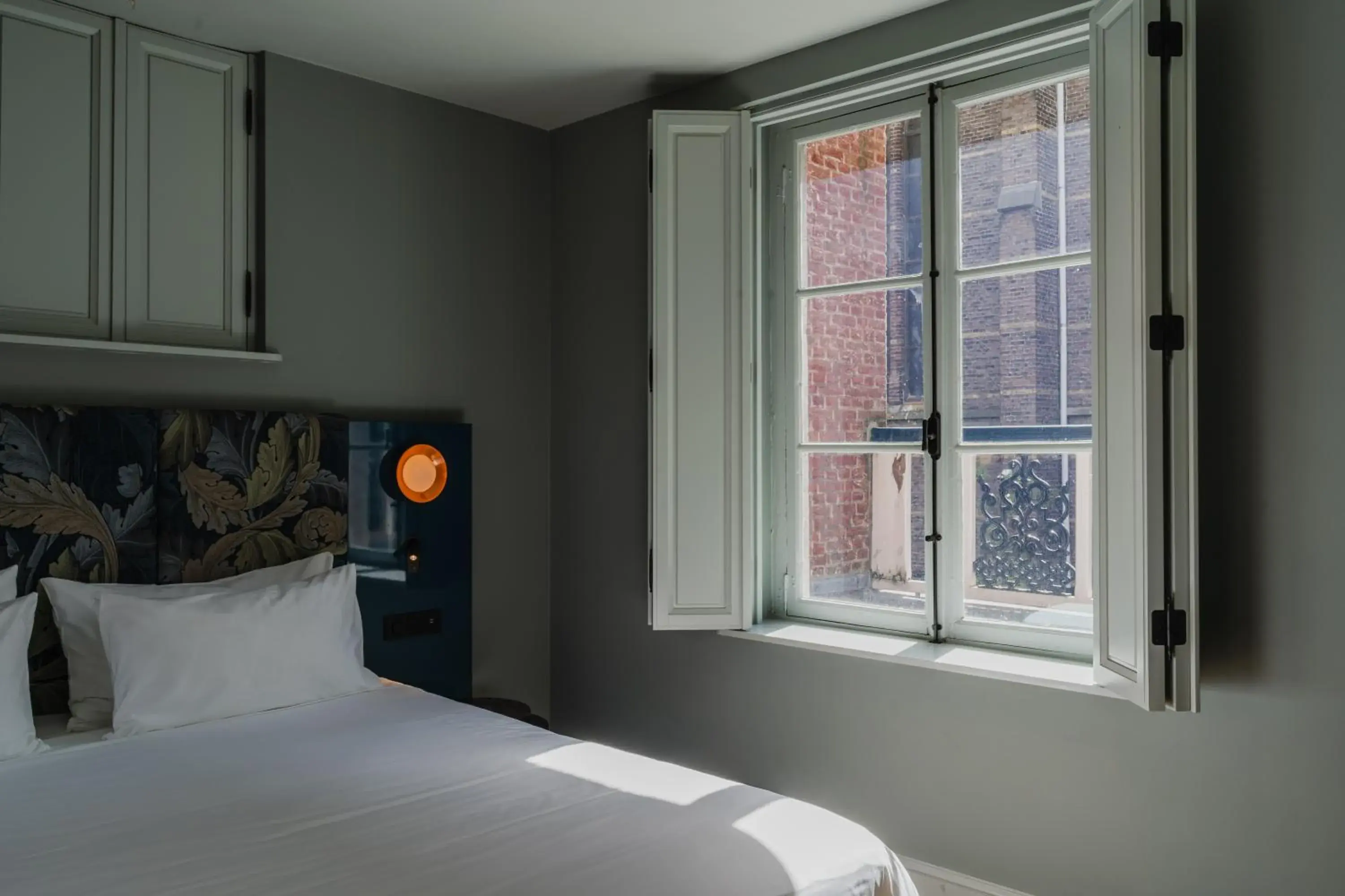 Bed in Hotel Monastère Maastricht Bed in Hotel Monastère Maastricht