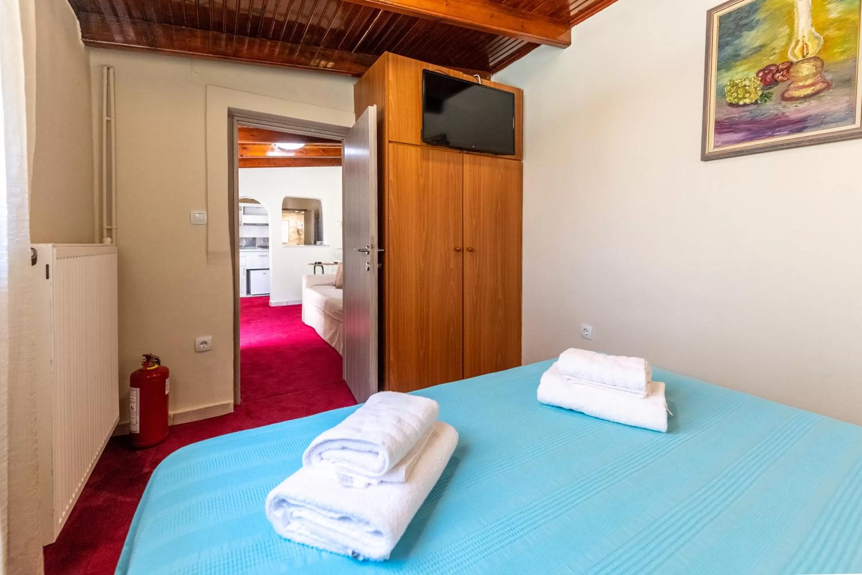 Bed in Apartments Tina FREE transfer from-to the airport