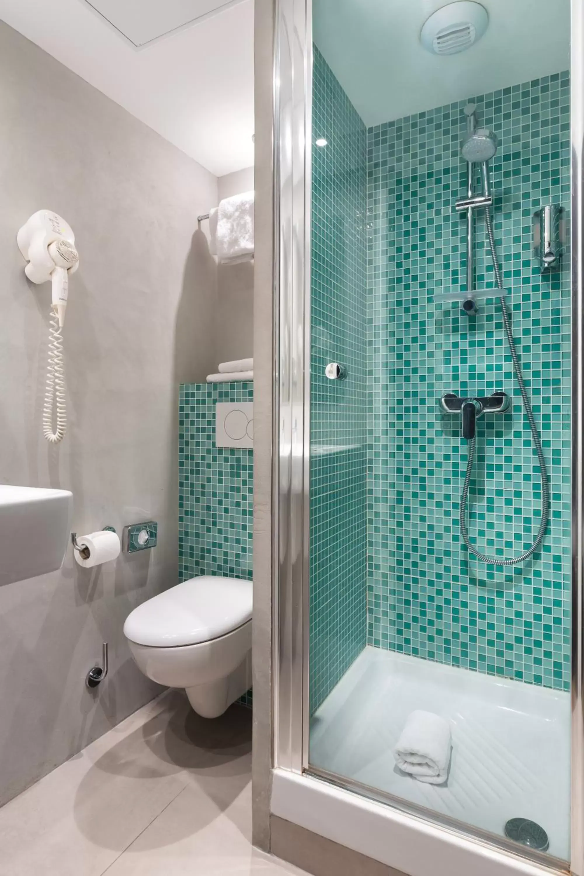 Shower, Bathroom in Hotel OHM by Happyculture